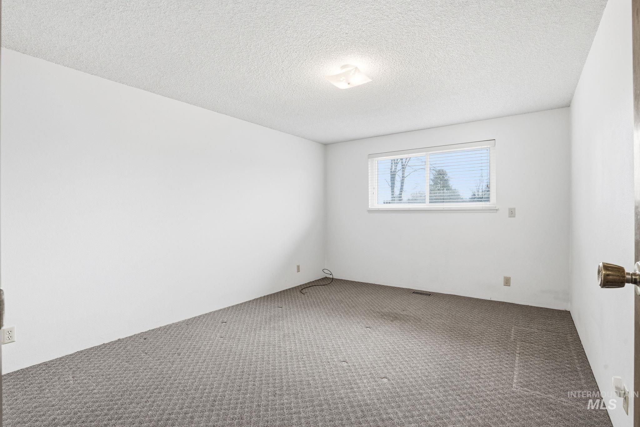 10860 W Mohawk, Boise, Idaho 83709, 4 Bedrooms, 2 Bathrooms, Residential For Sale, Price $600,000, 98976018