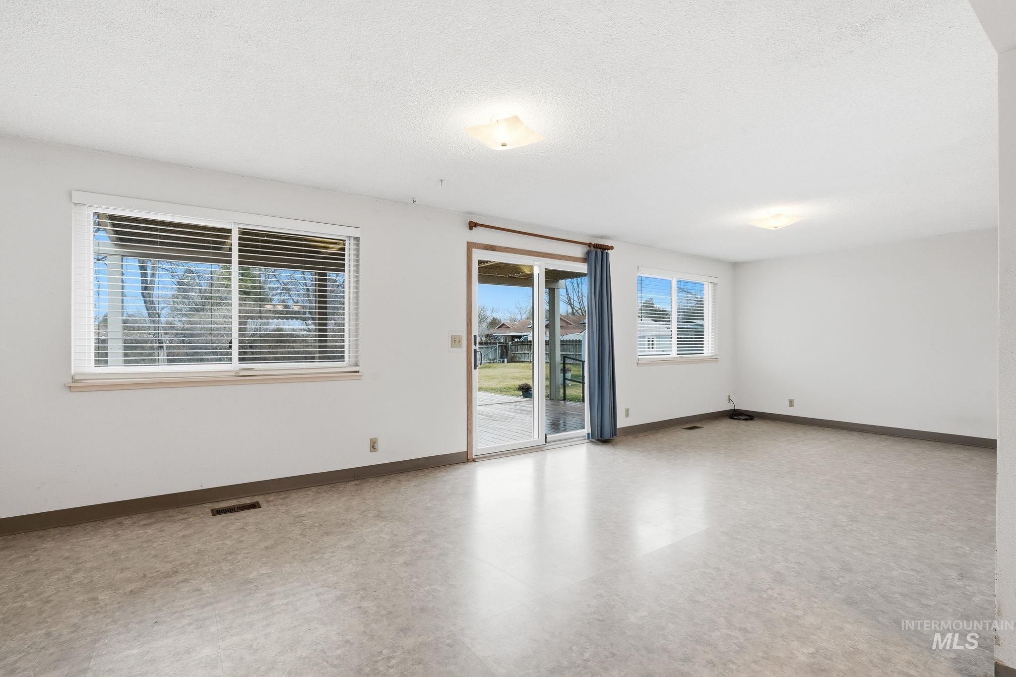 10860 W Mohawk, Boise, Idaho 83709, 4 Bedrooms, 2 Bathrooms, Residential For Sale, Price $600,000, 98976018