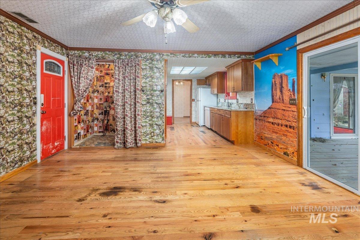 5757 S Omaha Pl, Boise, Idaho 83709, 3 Bedrooms, 2 Bathrooms, Residential For Sale, Price $425,000, 98976019