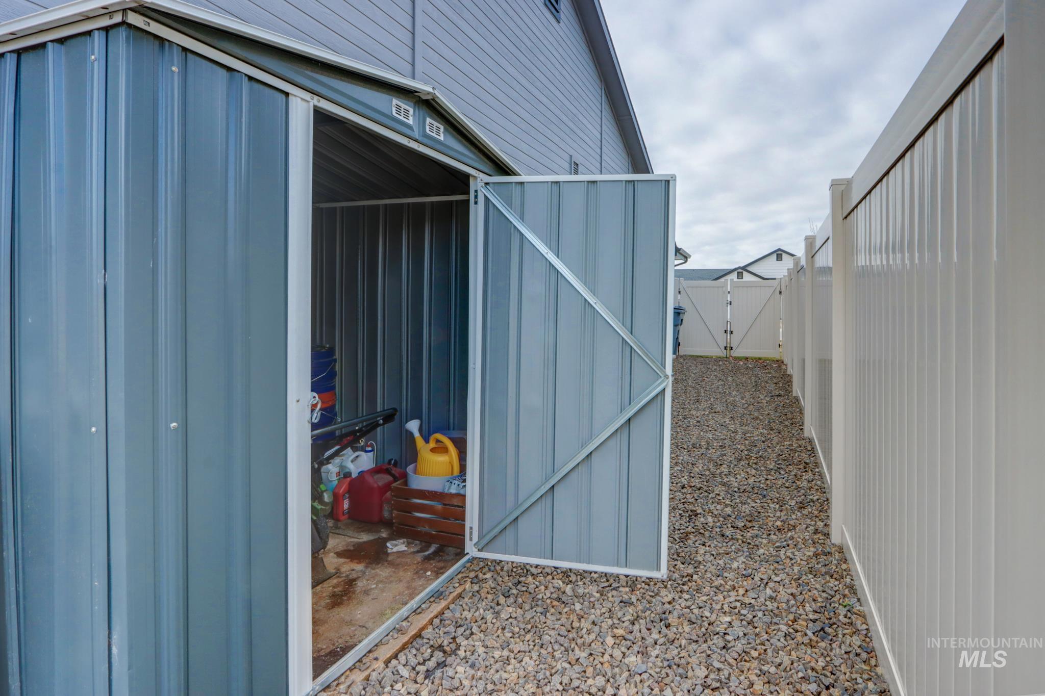 3374 S Rosa Parks Way, Nampa, Idaho 83686, 3 Bedrooms, 2 Bathrooms, Residential For Sale, Price $415,000, 98976020