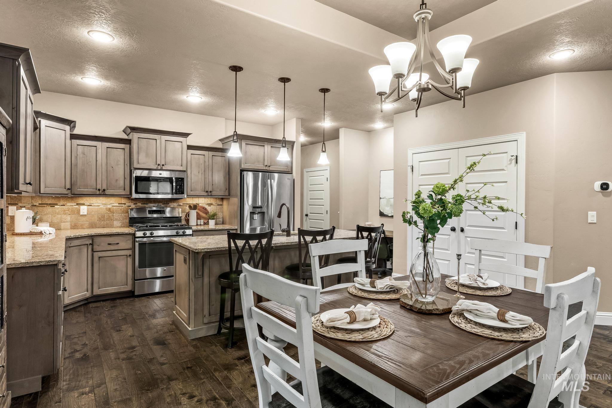 242 E Ryegate Dr, Meridian, Idaho 83646, 3 Bedrooms, 2 Bathrooms, Residential For Sale, Price $485,000, 98976021