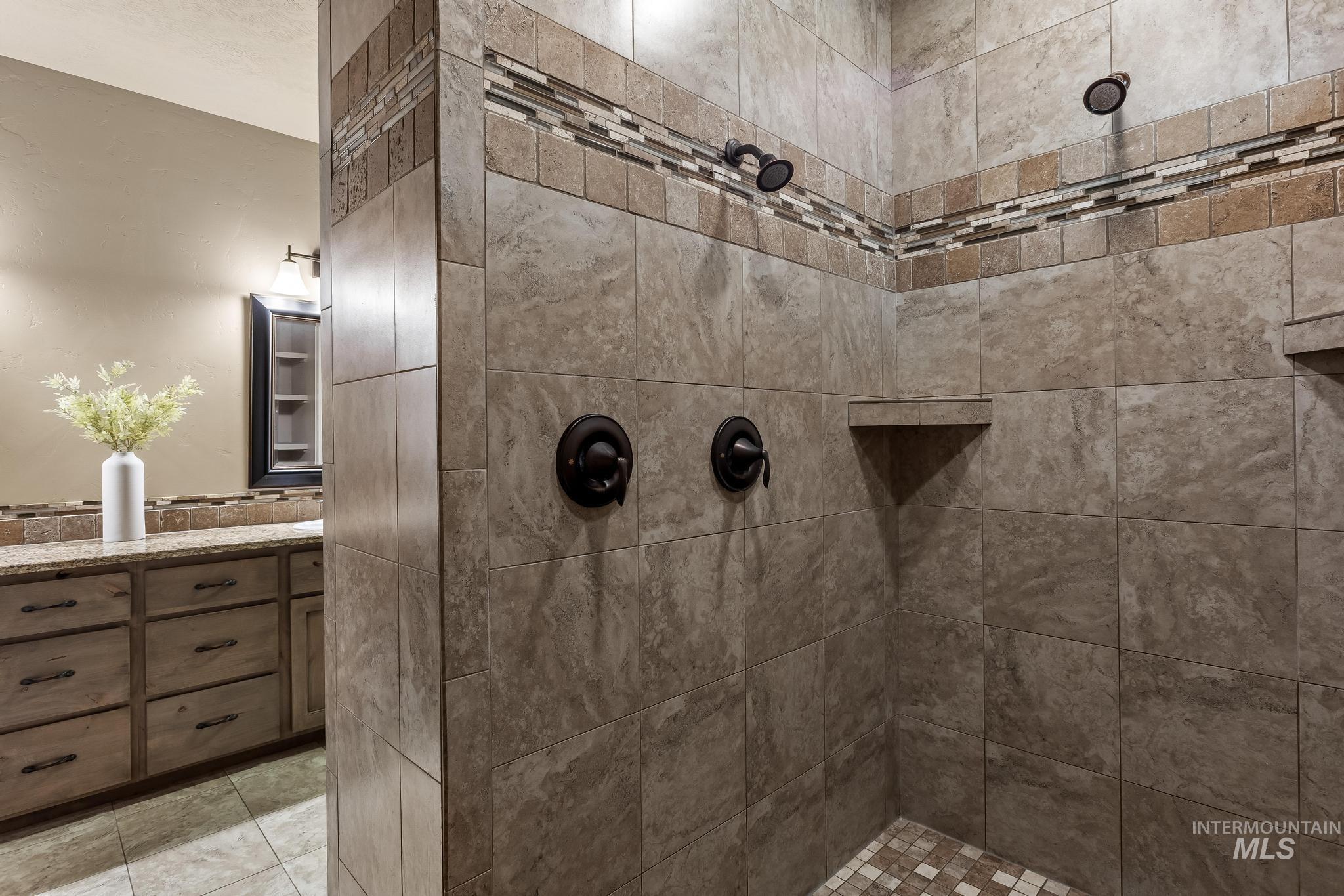 242 E Ryegate Dr, Meridian, Idaho 83646, 3 Bedrooms, 2 Bathrooms, Residential For Sale, Price $485,000, 98976021