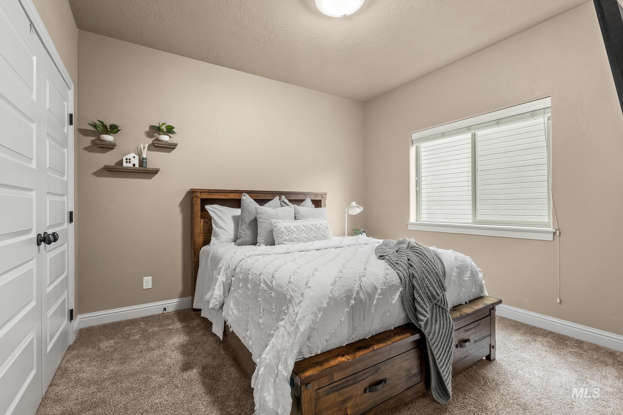 242 E Ryegate Dr, Meridian, Idaho 83646, 3 Bedrooms, 2 Bathrooms, Residential For Sale, Price $485,000, 98976021