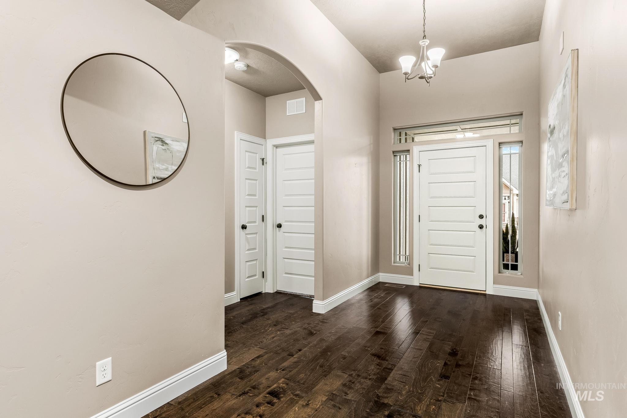 242 E Ryegate Dr, Meridian, Idaho 83646, 3 Bedrooms, 2 Bathrooms, Residential For Sale, Price $485,000, 98976021