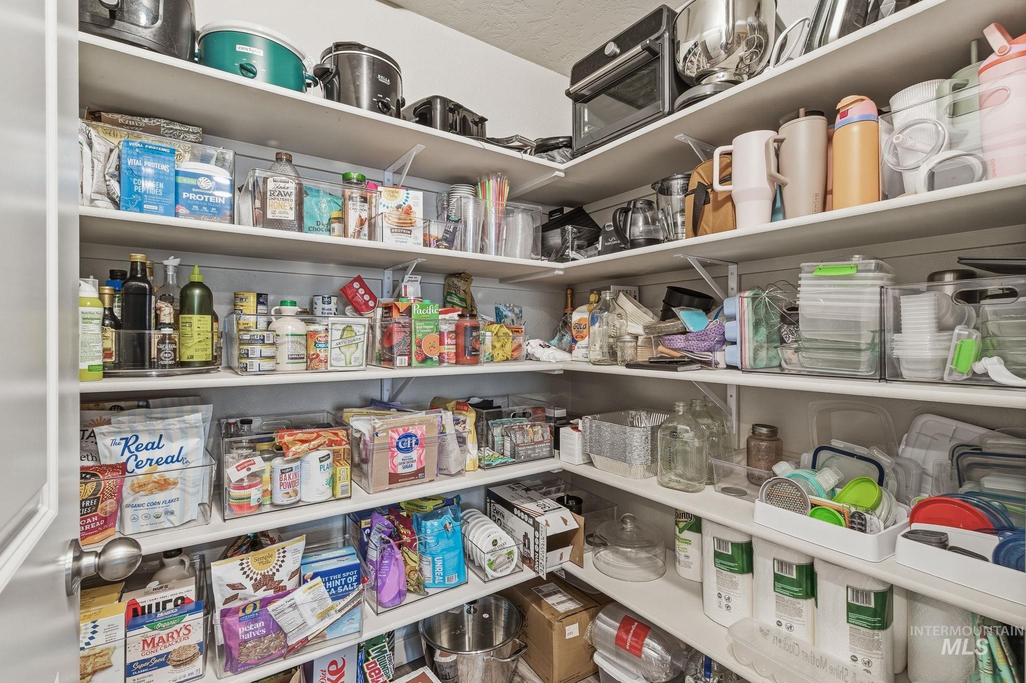 3126 N Network Lane, Boise, Idaho 83704, 4 Bedrooms, 3.5 Bathrooms, Residential For Sale, Price $455,900, 98976022