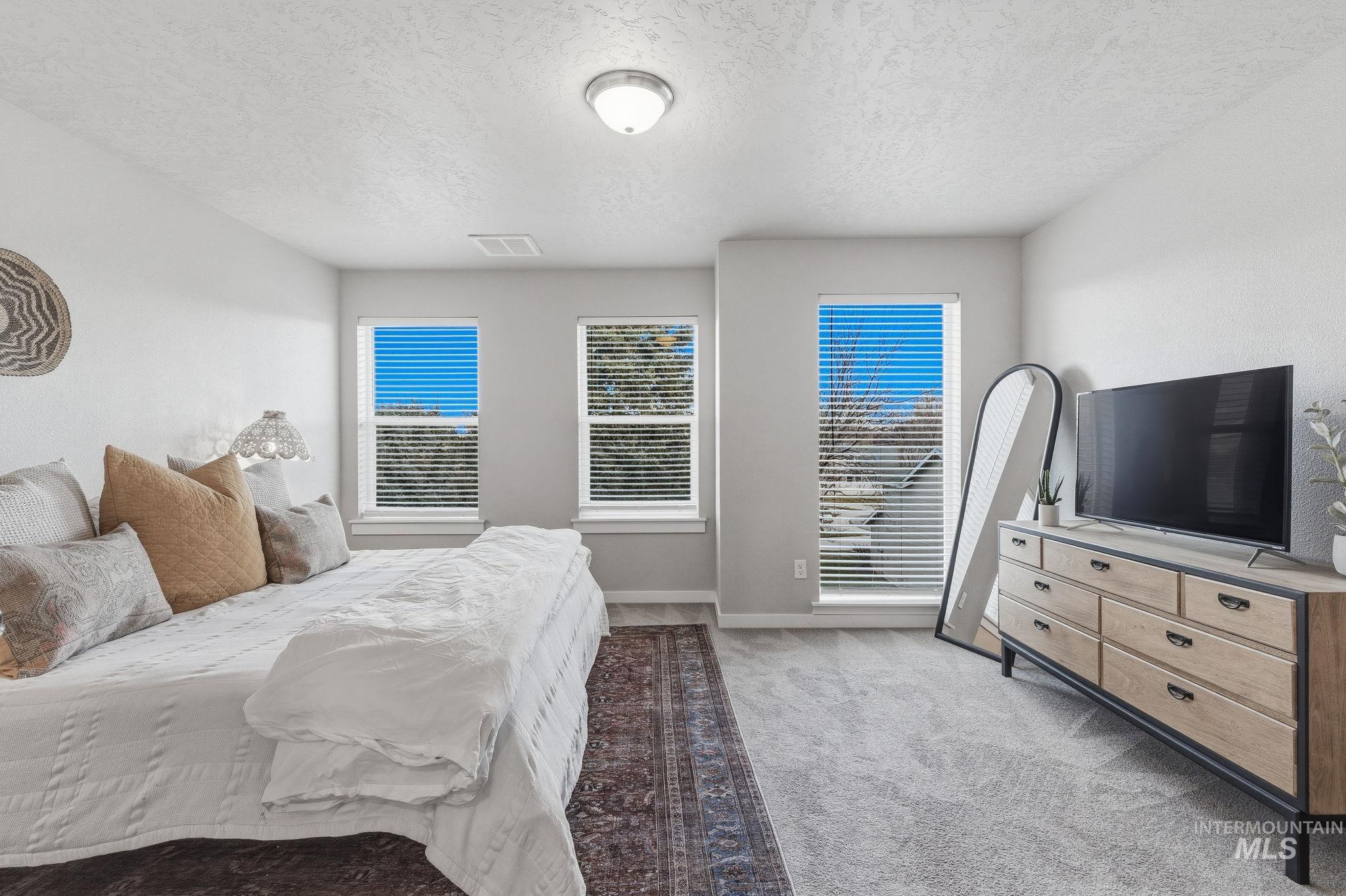 3126 N Network Lane, Boise, Idaho 83704, 4 Bedrooms, 3.5 Bathrooms, Residential For Sale, Price $455,900, 98976022