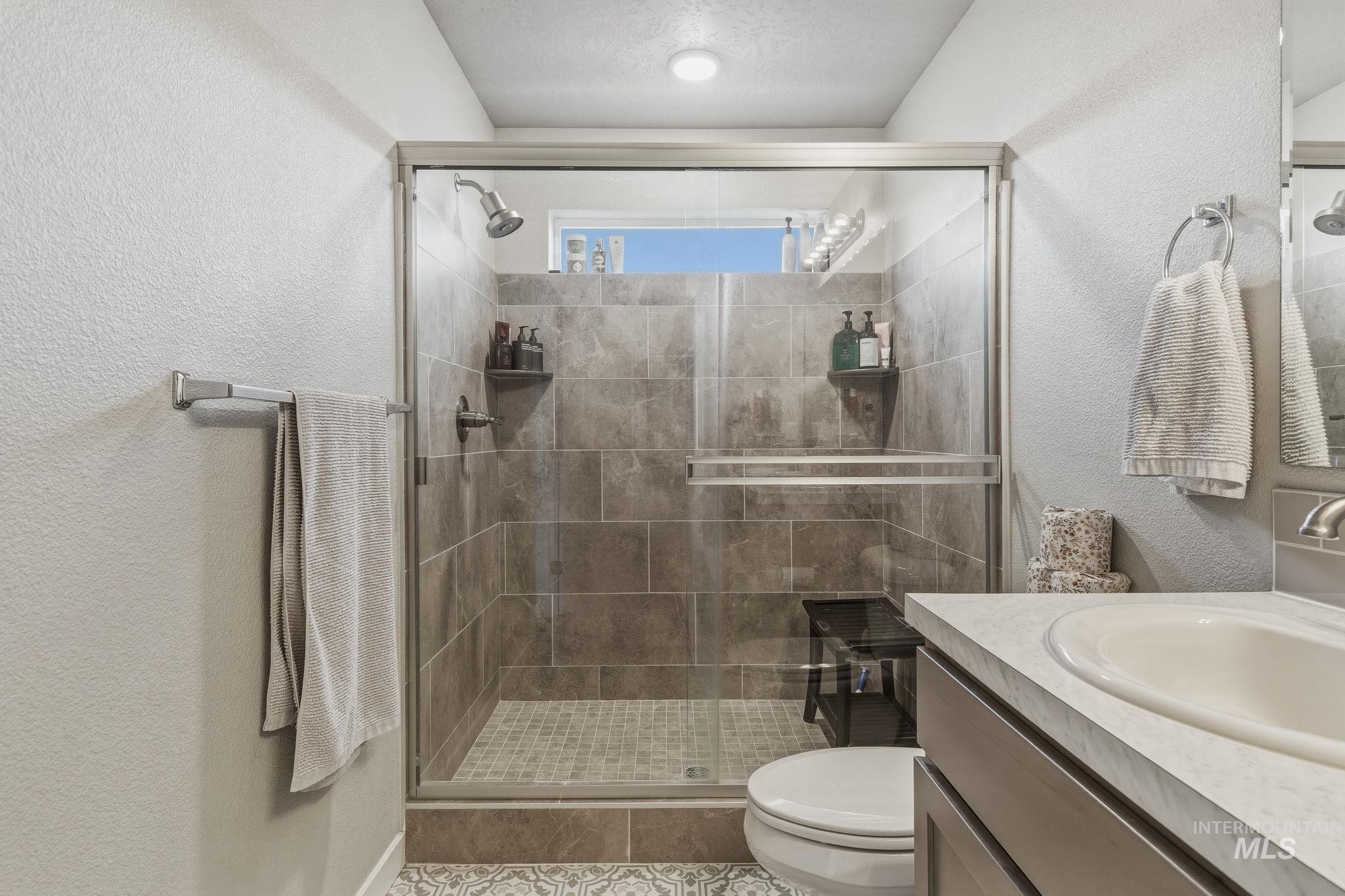 3126 N Network Lane, Boise, Idaho 83704, 4 Bedrooms, 3.5 Bathrooms, Residential For Sale, Price $455,900, 98976022