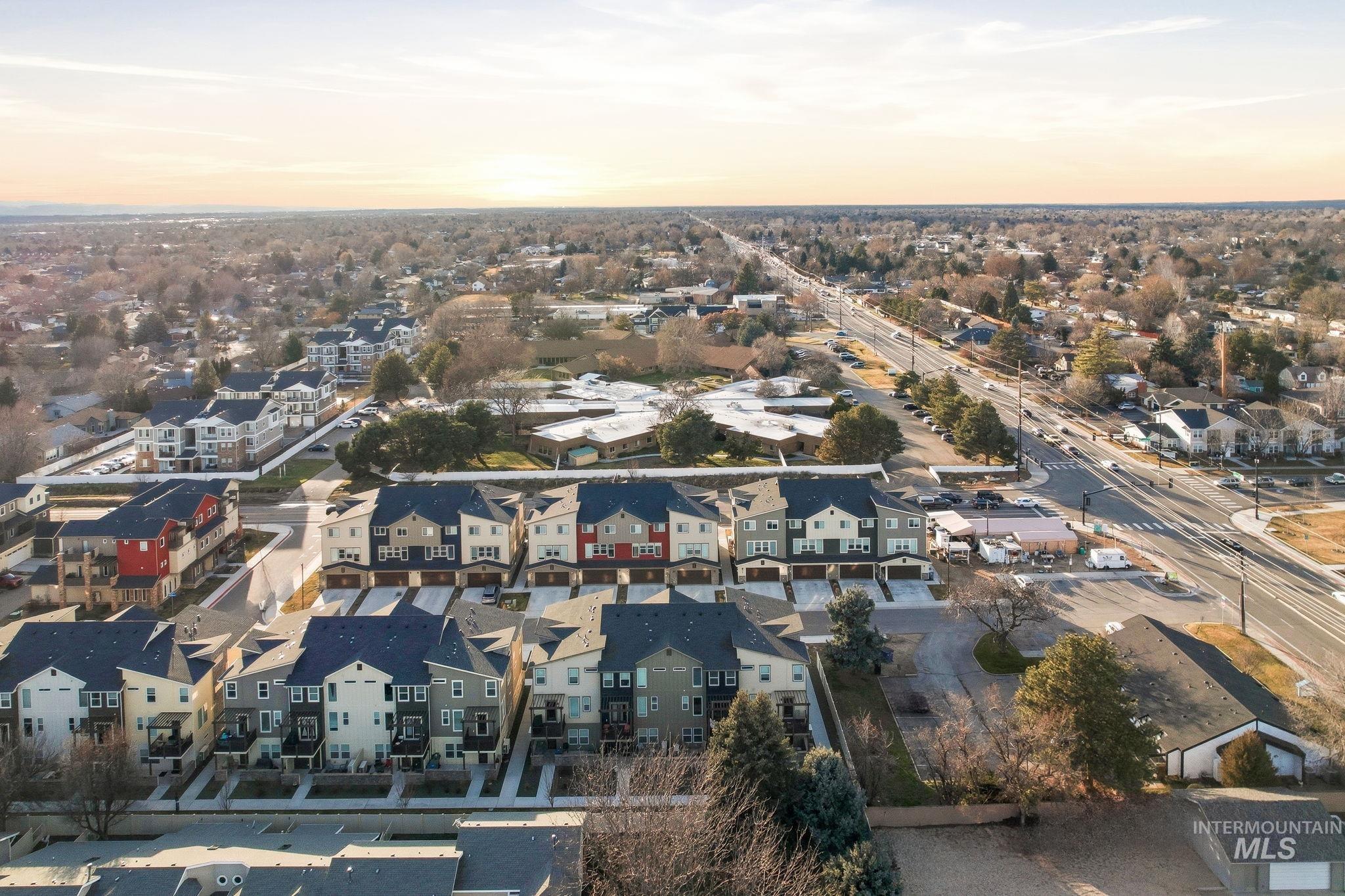 3126 N Network Lane, Boise, Idaho 83704, 4 Bedrooms, 3.5 Bathrooms, Residential For Sale, Price $455,900, 98976022