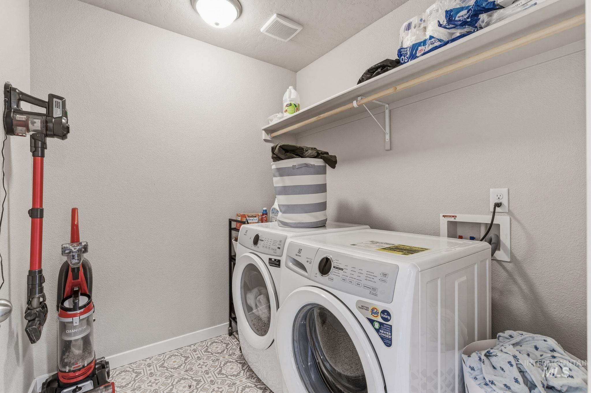 3126 N Network Lane, Boise, Idaho 83704, 4 Bedrooms, 3.5 Bathrooms, Residential For Sale, Price $455,900, 98976022