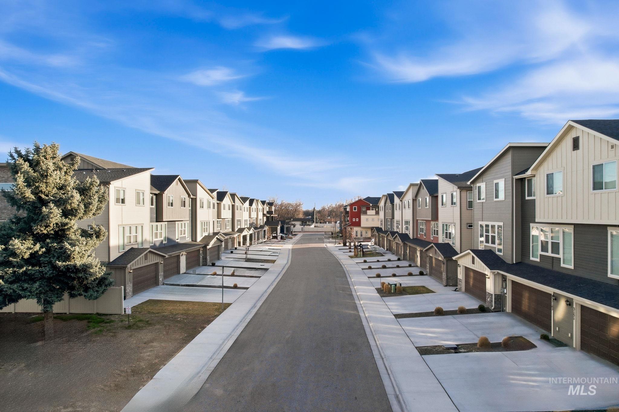 3126 N Network Lane, Boise, Idaho 83704, 4 Bedrooms, 3.5 Bathrooms, Residential For Sale, Price $455,900, 98976022