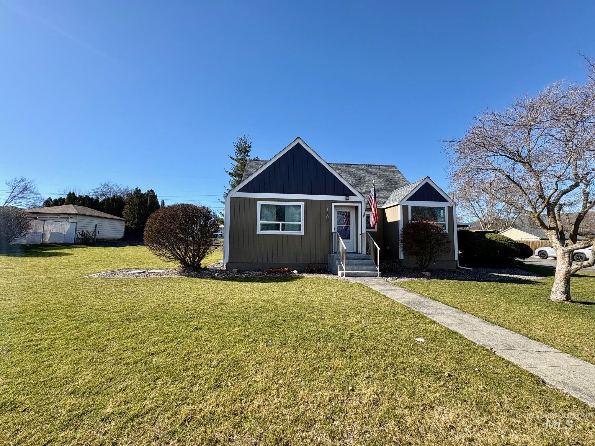1302 4th Street, Clarkston, Washington 99403, 4 Bedrooms, 2 Bathrooms, Residential For Sale, Price $417,000, 98976023