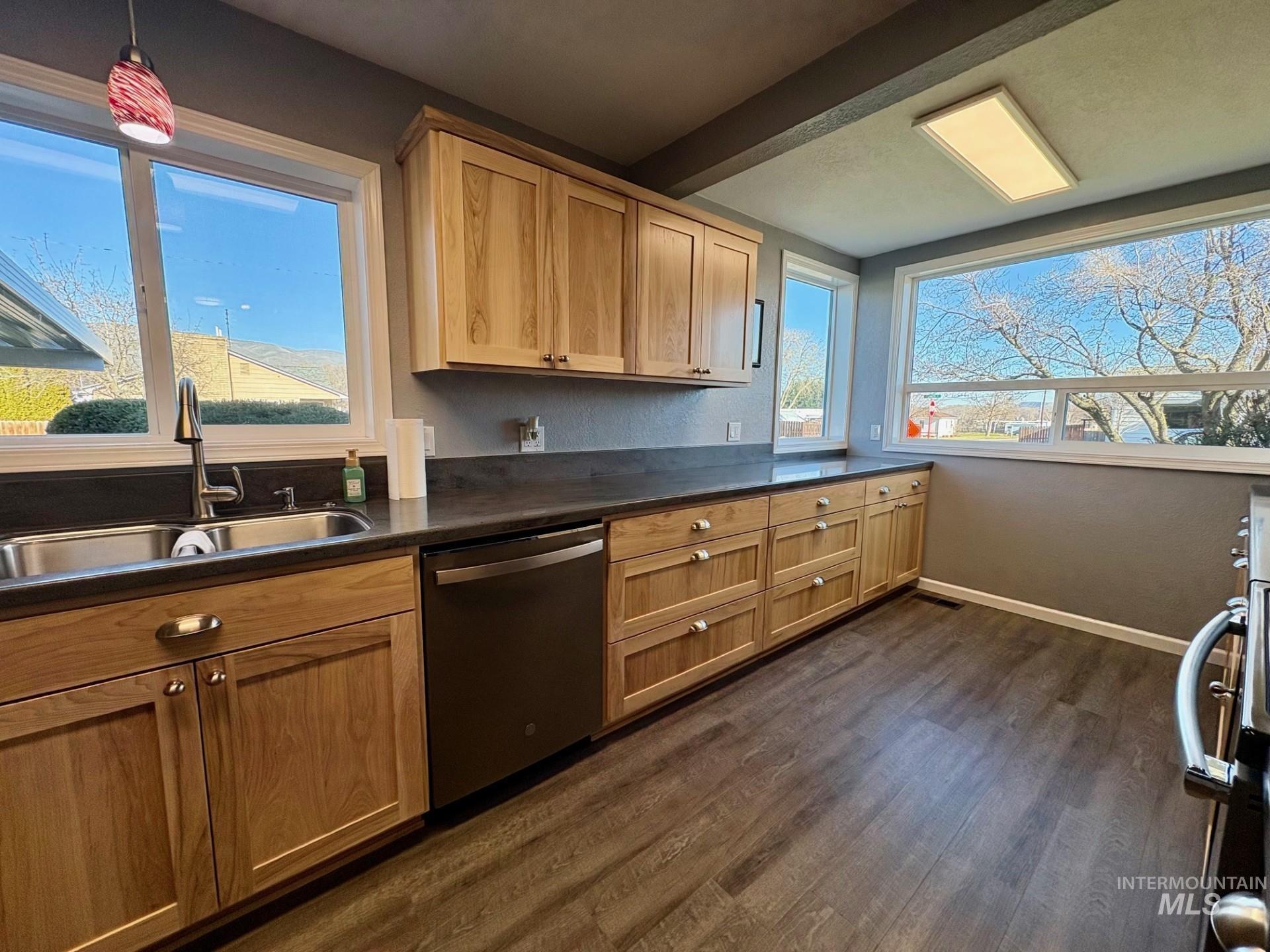 1302 4th Street, Clarkston, Washington 99403, 4 Bedrooms, 2 Bathrooms, Residential For Sale, Price $417,000, 98976023