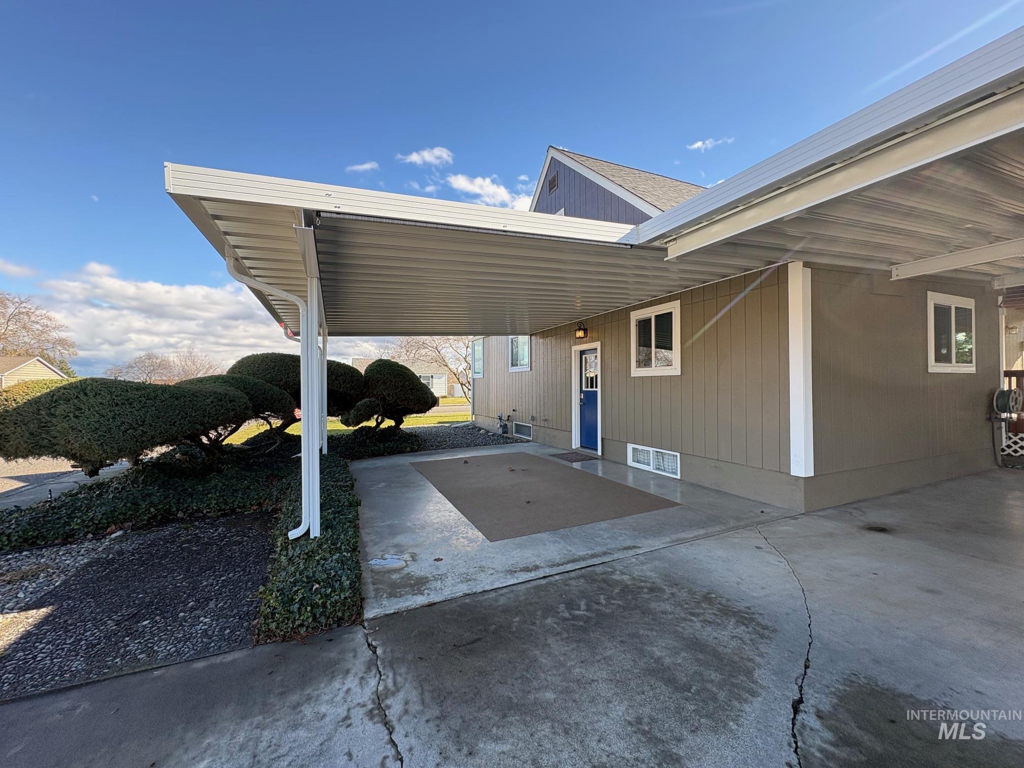 1302 4th Street, Clarkston, Washington 99403, 4 Bedrooms, 2 Bathrooms, Residential For Sale, Price $417,000, 98976023