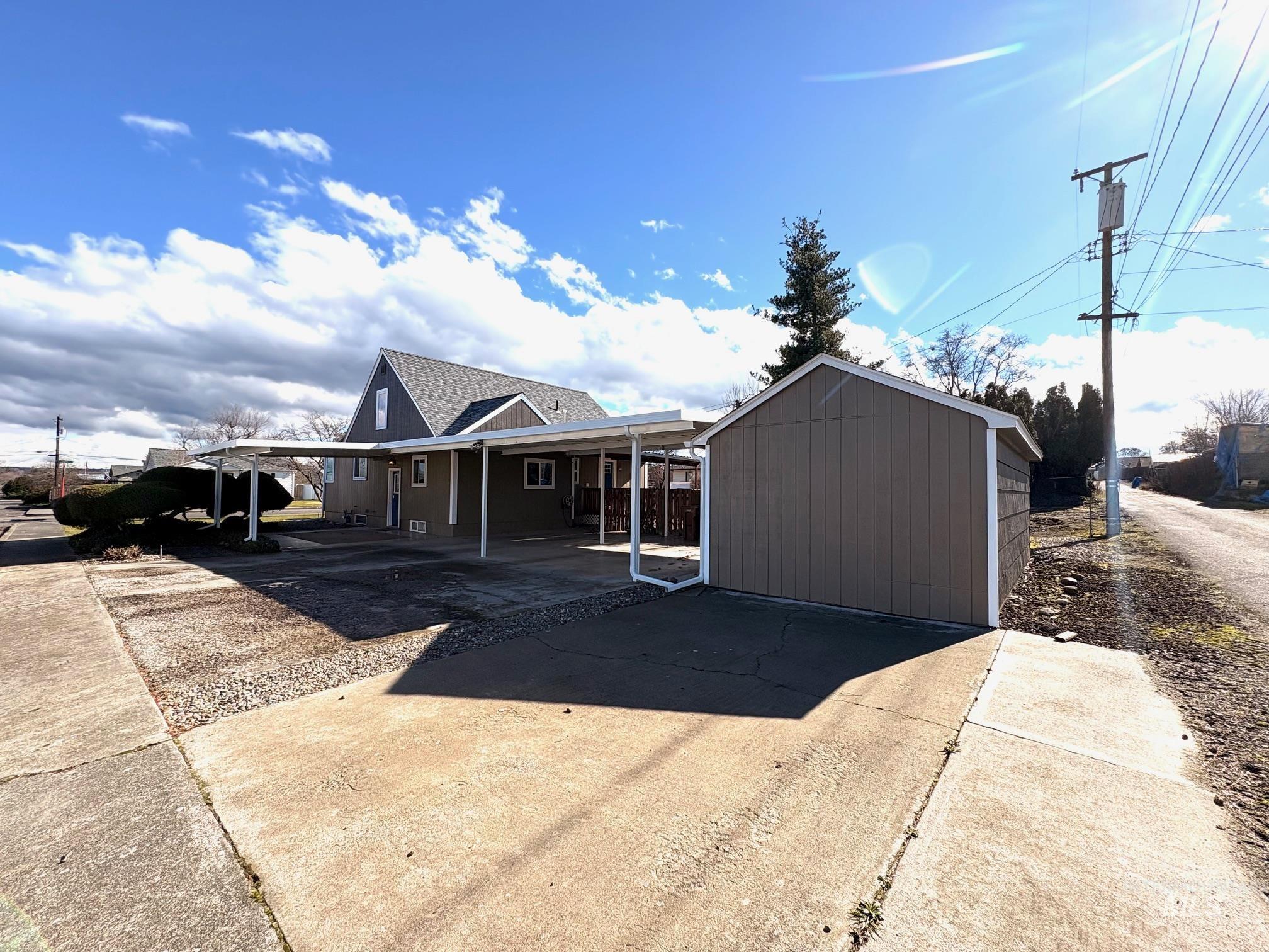 1302 4th Street, Clarkston, Washington 99403, 4 Bedrooms, 2 Bathrooms, Residential For Sale, Price $417,000, 98976023