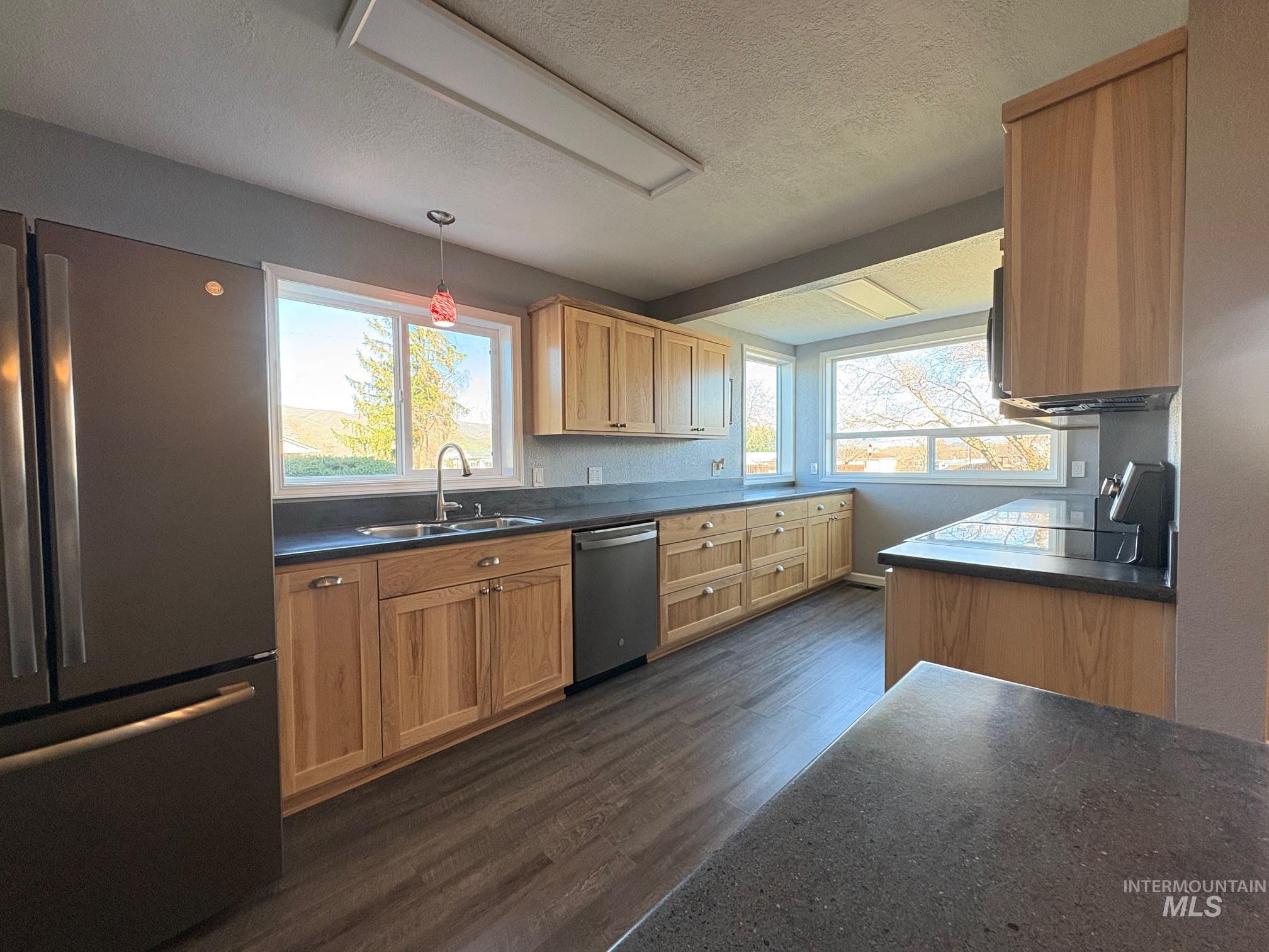 1302 4th Street, Clarkston, Washington 99403, 4 Bedrooms, 2 Bathrooms, Residential For Sale, Price $417,000, 98976023