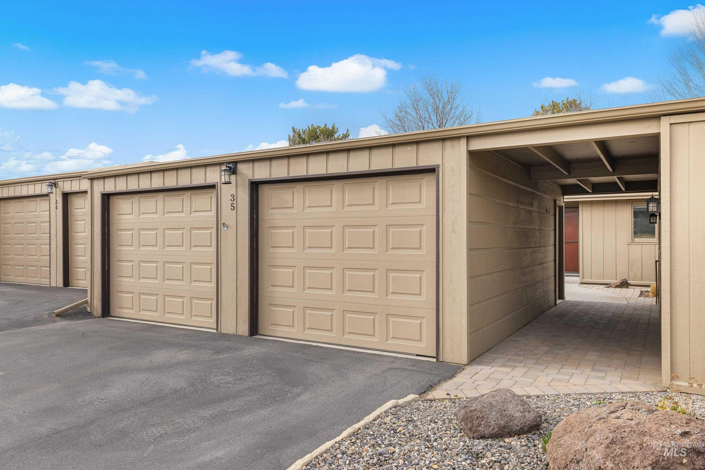 4300 W Pasadena Dr Apt 35, Boise, Idaho 83705-5079, 2 Bedrooms, 2 Bathrooms, Residential For Sale, Price $419,900, 98976024