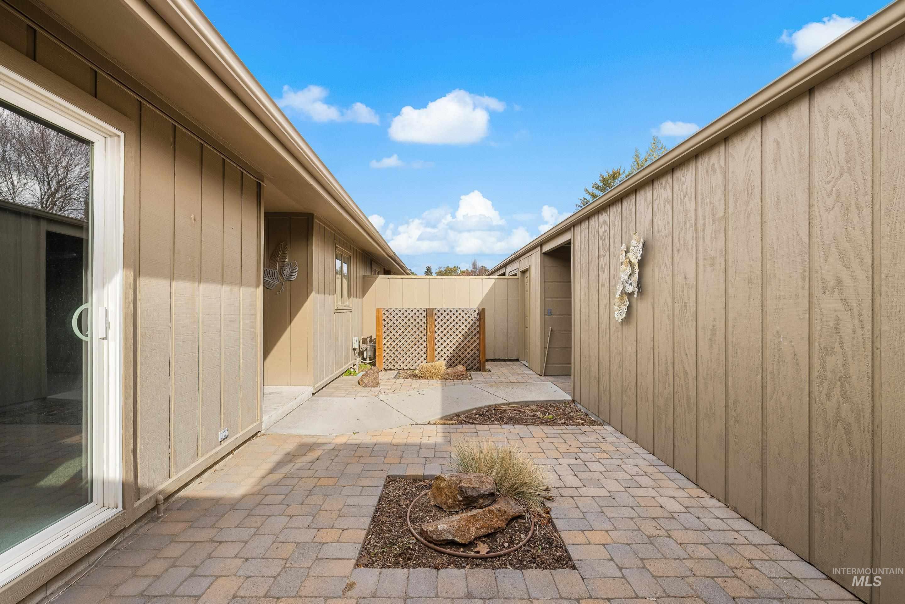 4300 W Pasadena Dr Apt 35, Boise, Idaho 83705-5079, 2 Bedrooms, 2 Bathrooms, Residential For Sale, Price $419,900, 98976024