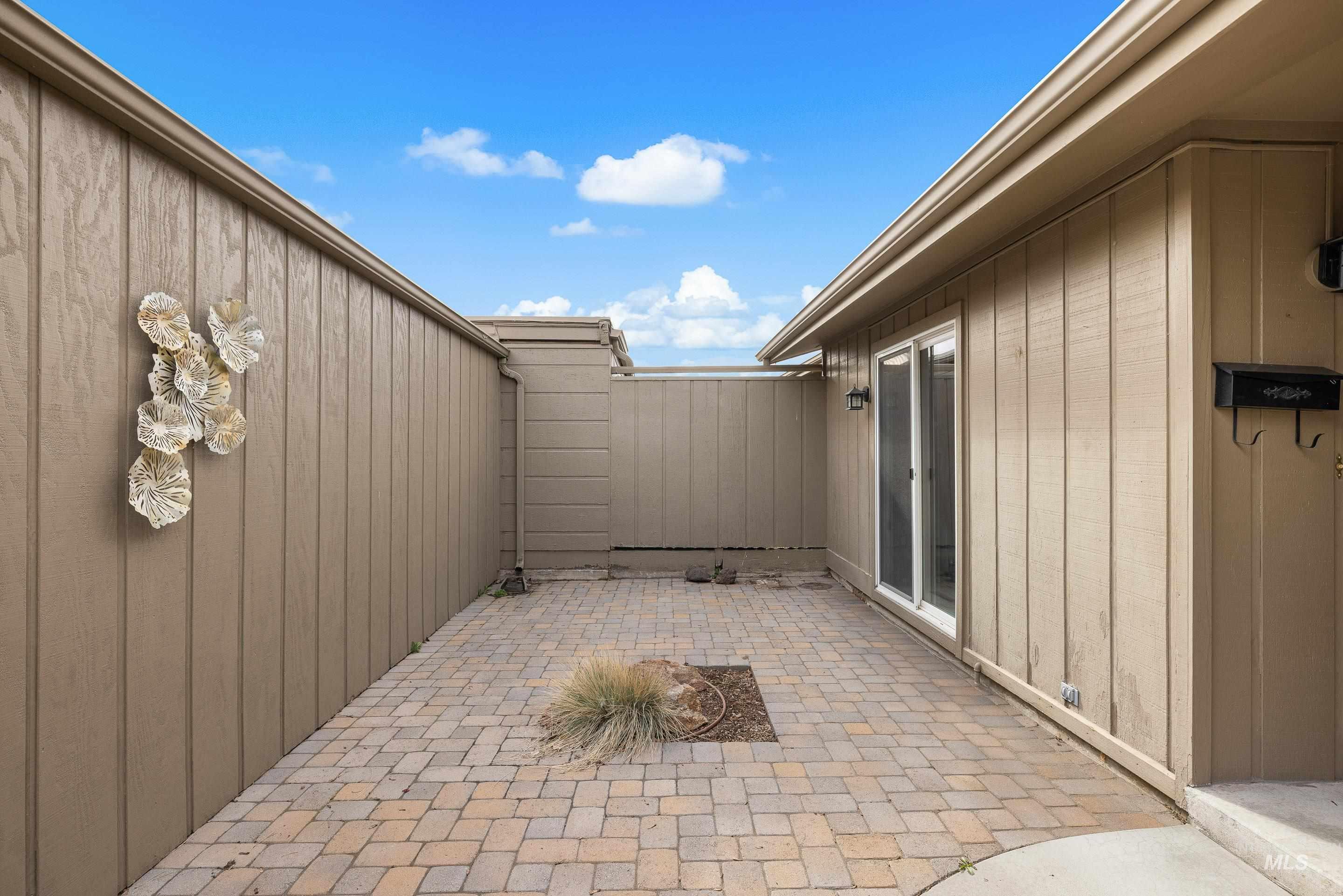 4300 W Pasadena Dr Apt 35, Boise, Idaho 83705-5079, 2 Bedrooms, 2 Bathrooms, Residential For Sale, Price $419,900, 98976024