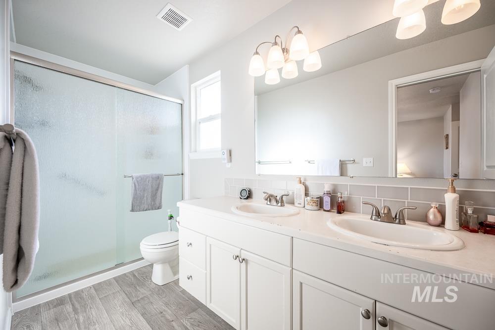 3340 S Malad Dr, Nampa, Idaho 83686, 3 Bedrooms, 2 Bathrooms, Residential For Sale, Price $360,000, 98976025