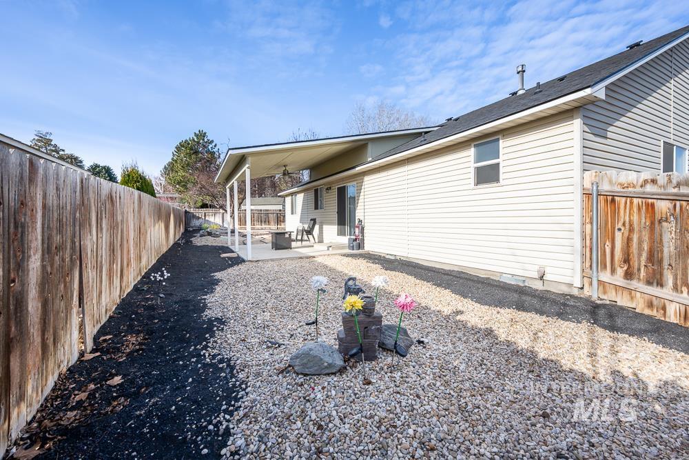 3340 S Malad Dr, Nampa, Idaho 83686, 3 Bedrooms, 2 Bathrooms, Residential For Sale, Price $360,000, 98976025