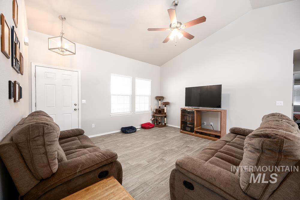 3340 S Malad Dr, Nampa, Idaho 83686, 3 Bedrooms, 2 Bathrooms, Residential For Sale, Price $360,000, 98976025