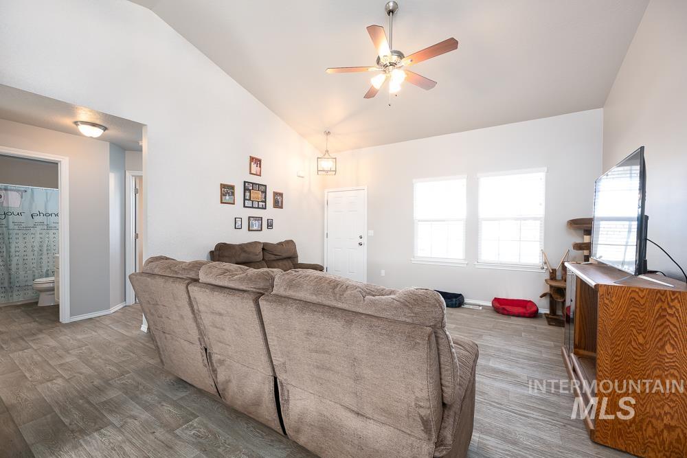 3340 S Malad Dr, Nampa, Idaho 83686, 3 Bedrooms, 2 Bathrooms, Residential For Sale, Price $360,000, 98976025