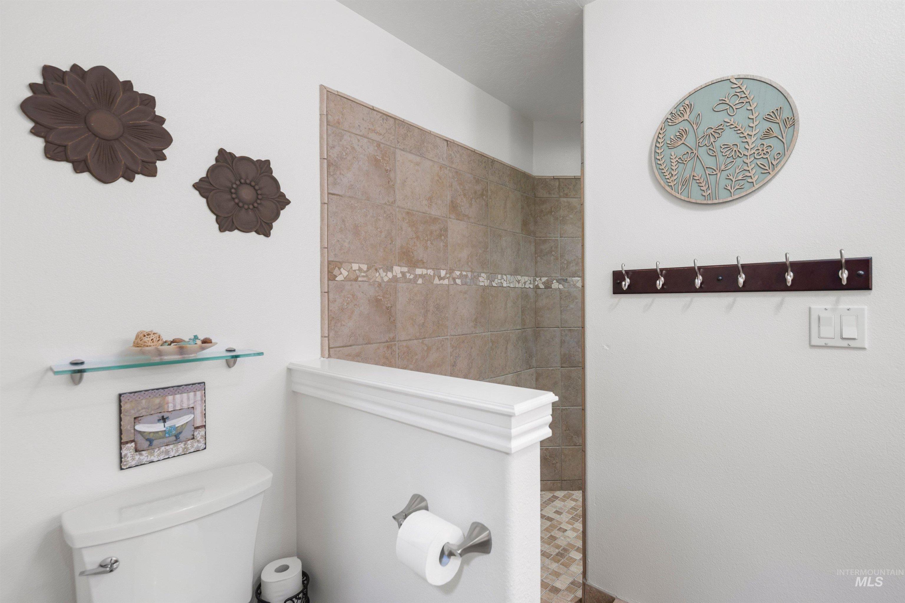 1971 W Puzzle Creek Drive, Meridian, Idaho 83646, 4 Bedrooms, 3 Bathrooms, Residential For Sale, Price $639,000, 98976026