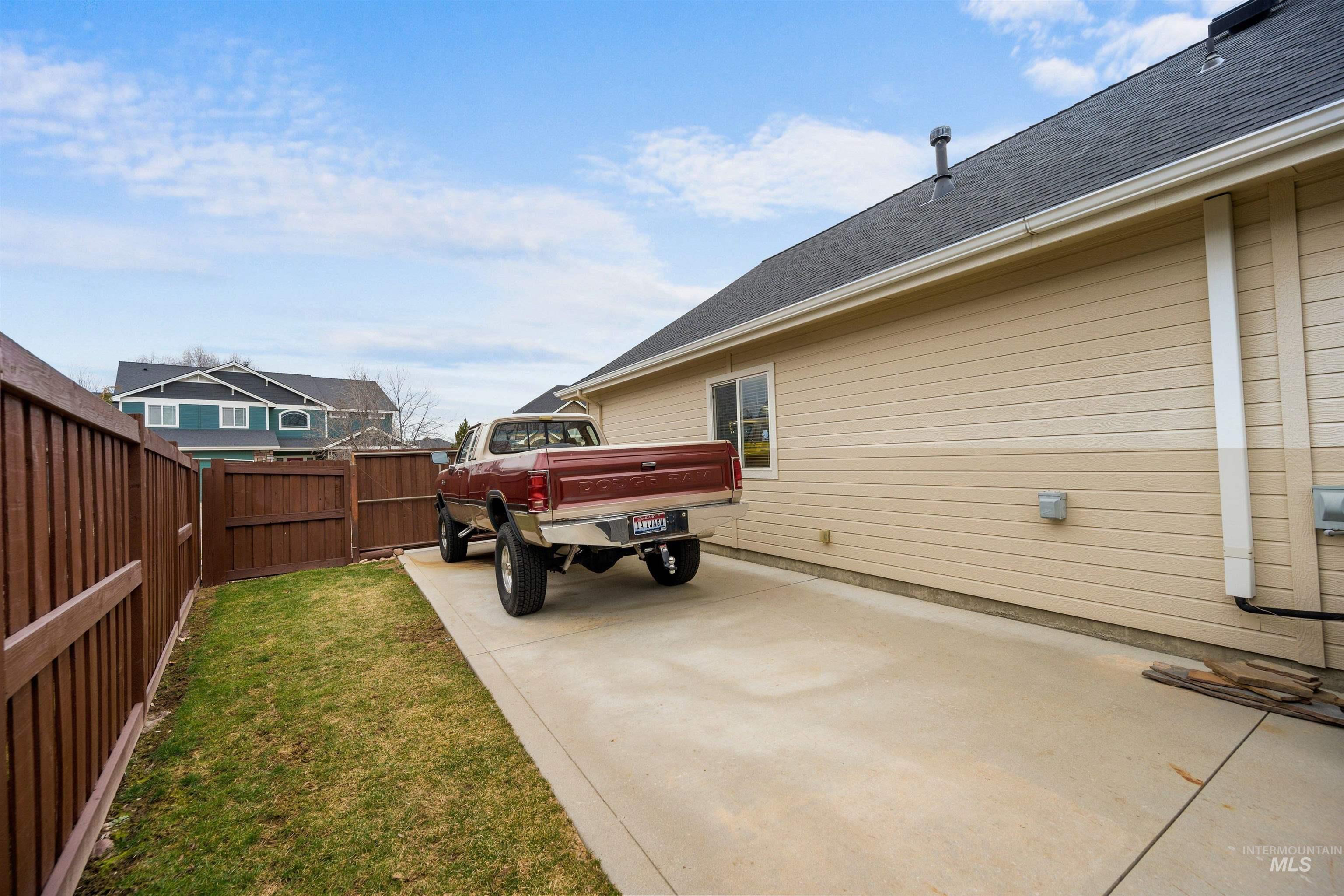 1971 W Puzzle Creek Drive, Meridian, Idaho 83646, 4 Bedrooms, 3 Bathrooms, Residential For Sale, Price $639,000, 98976026