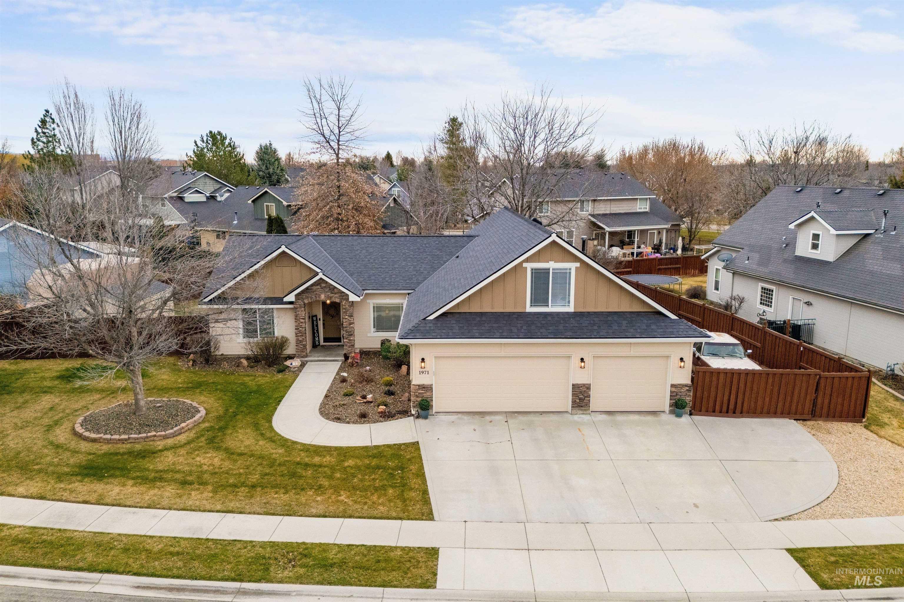 1971 W Puzzle Creek Drive, Meridian, Idaho 83646, 4 Bedrooms, 3 Bathrooms, Residential For Sale, Price $639,000, 98976026