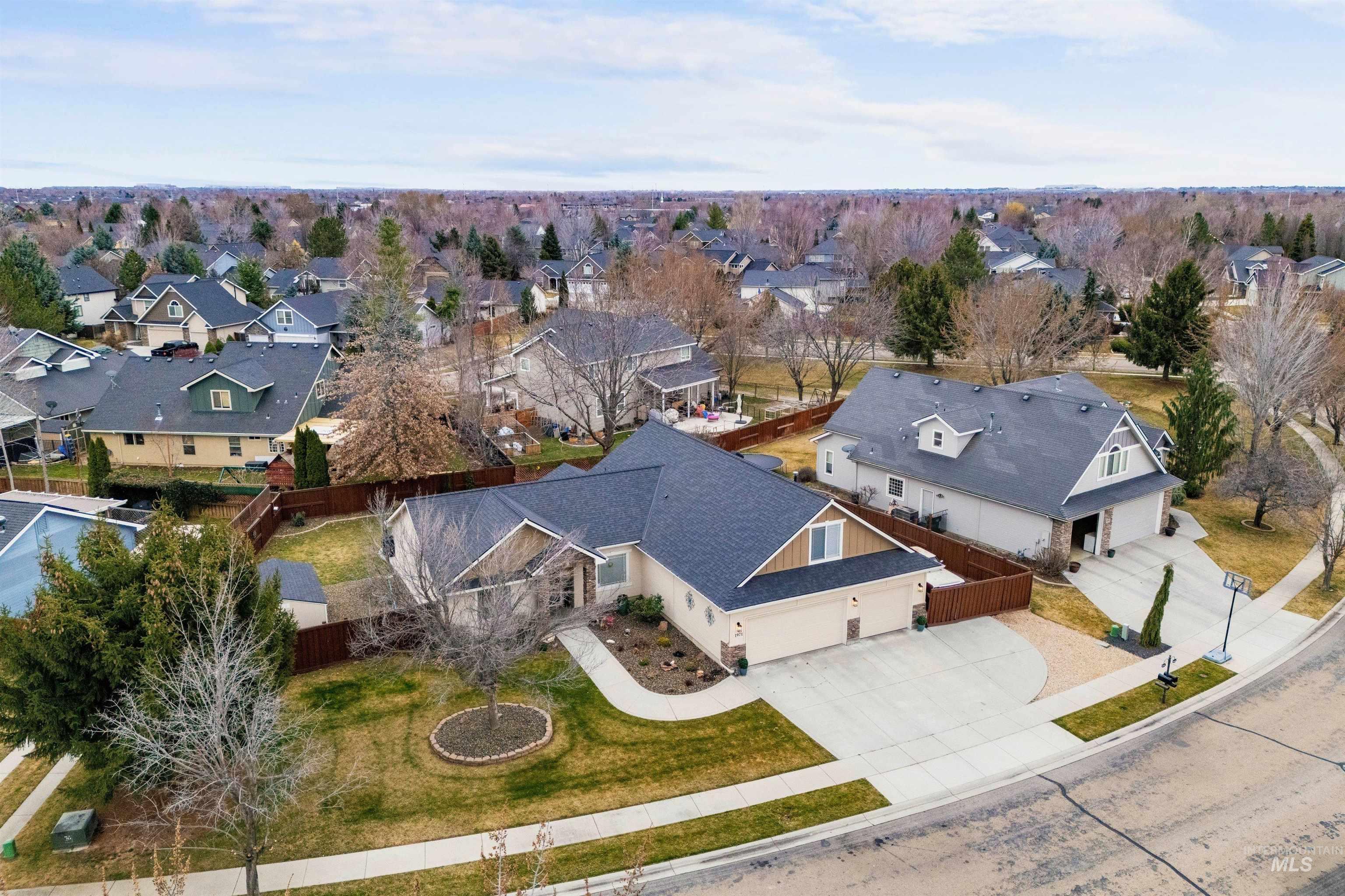 1971 W Puzzle Creek Drive, Meridian, Idaho 83646, 4 Bedrooms, 3 Bathrooms, Residential For Sale, Price $639,000, 98976026