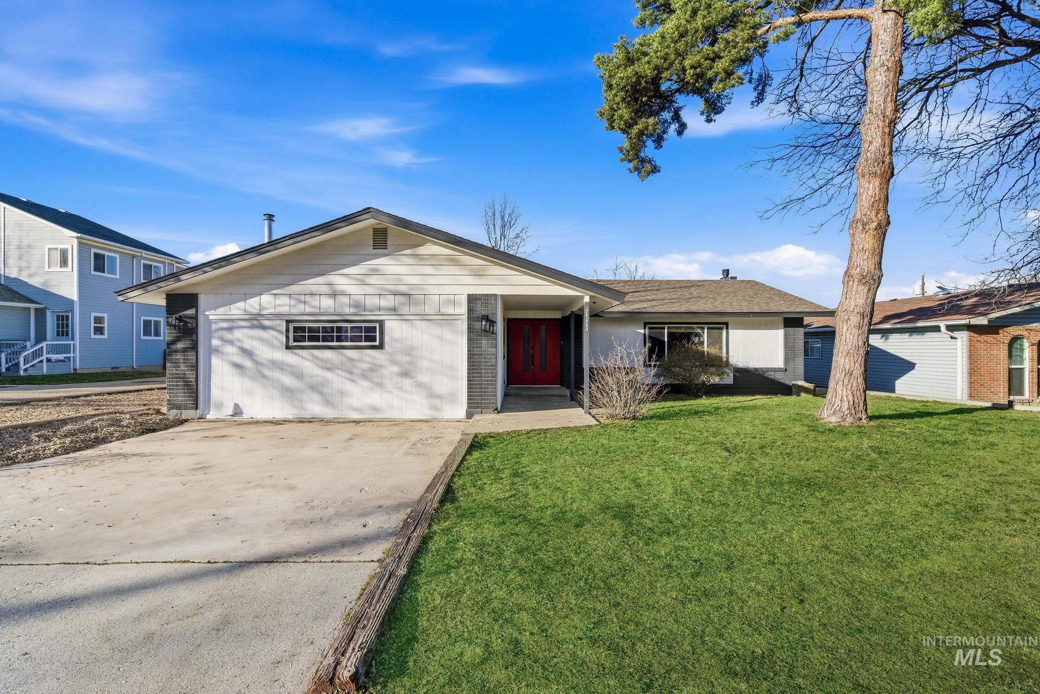 2723 Hillcrest Ln, Caldwell, Idaho 83605, 3 Bedrooms, 2 Bathrooms, Residential For Sale, Price $389,990, 98976029