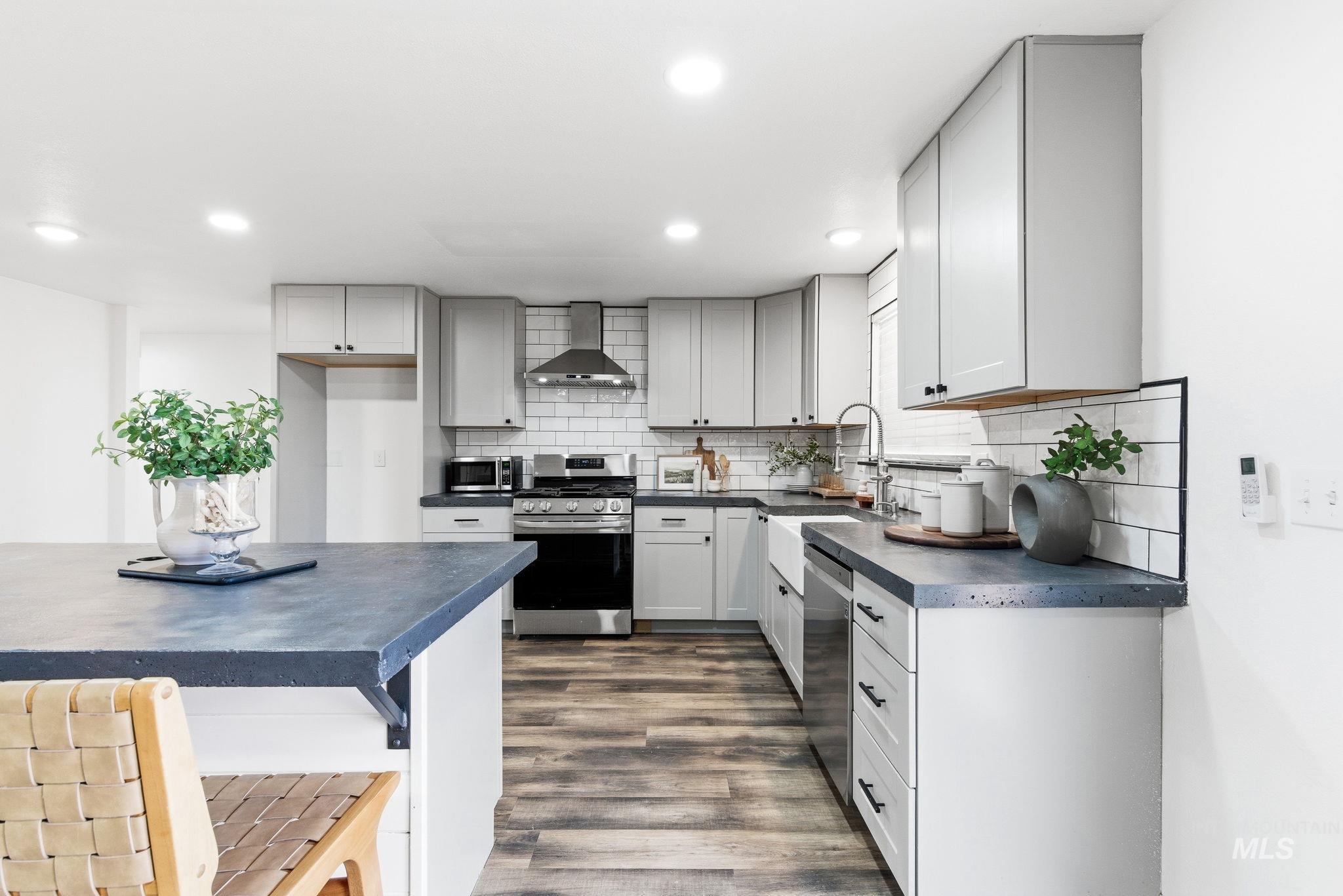 2723 Hillcrest Ln, Caldwell, Idaho 83605, 3 Bedrooms, 2 Bathrooms, Residential For Sale, Price $389,990, 98976029