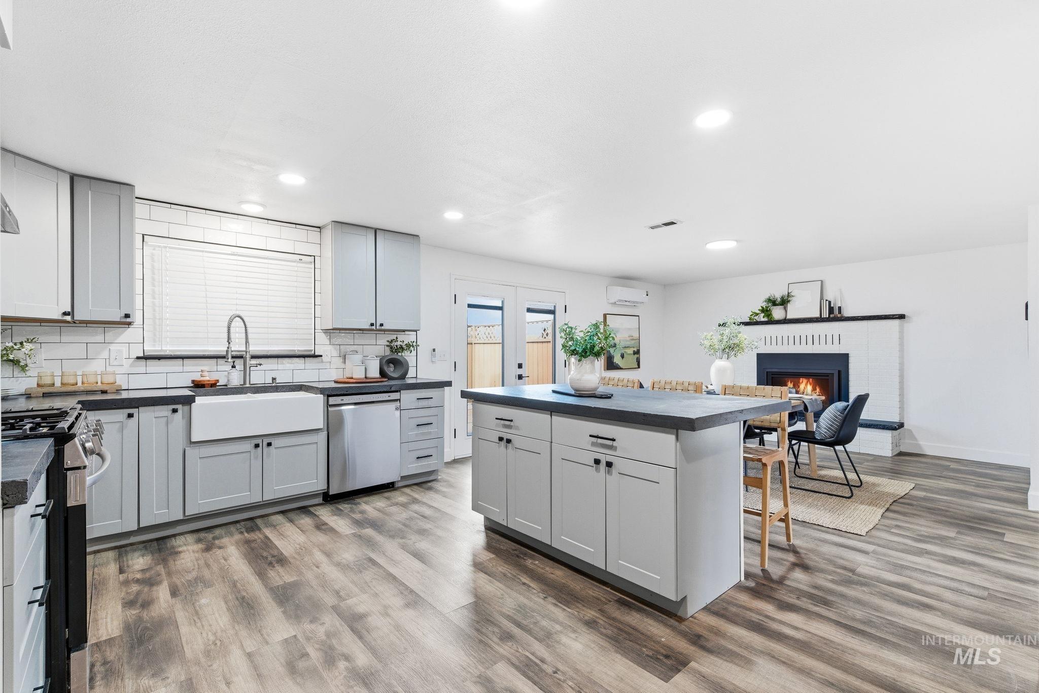 2723 Hillcrest Ln, Caldwell, Idaho 83605, 3 Bedrooms, 2 Bathrooms, Residential For Sale, Price $389,990, 98976029