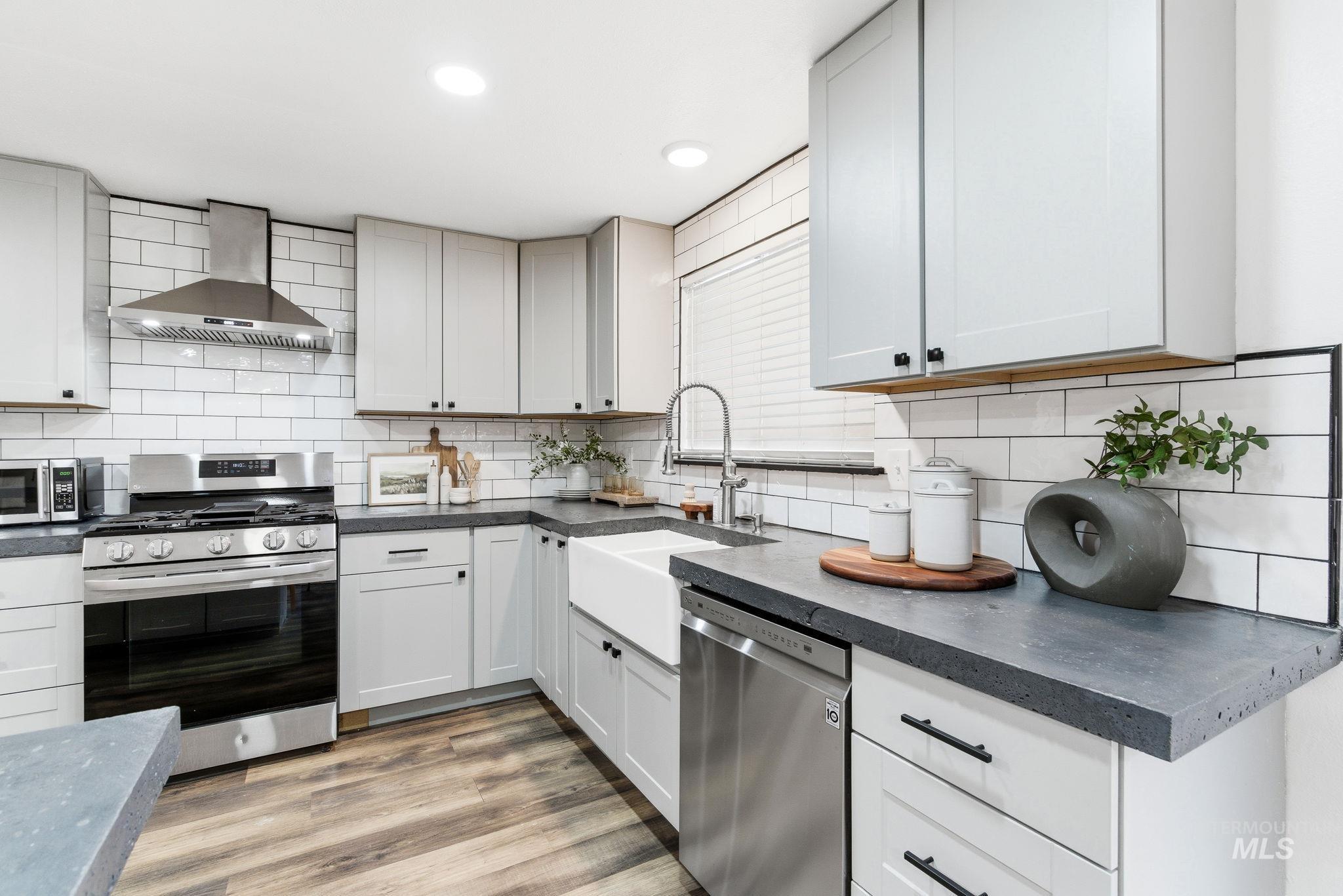 2723 Hillcrest Ln, Caldwell, Idaho 83605, 3 Bedrooms, 2 Bathrooms, Residential For Sale, Price $389,990, 98976029