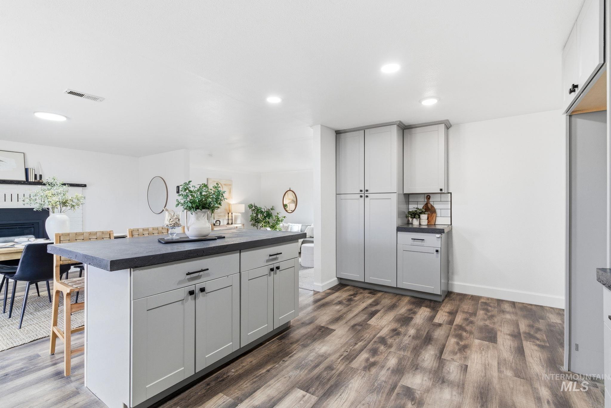 2723 Hillcrest Ln, Caldwell, Idaho 83605, 3 Bedrooms, 2 Bathrooms, Residential For Sale, Price $389,990, 98976029