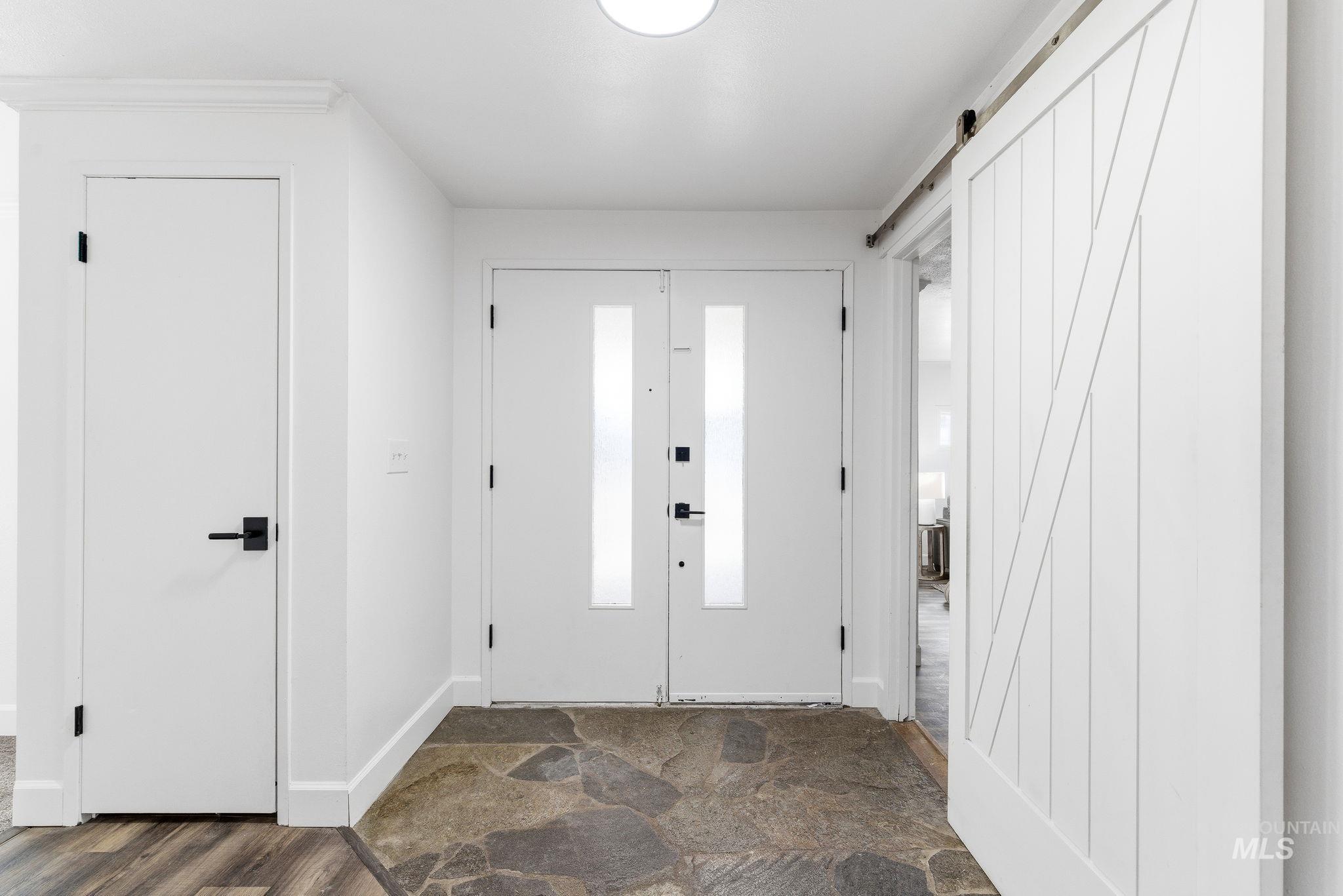 2723 Hillcrest Ln, Caldwell, Idaho 83605, 3 Bedrooms, 2 Bathrooms, Residential For Sale, Price $389,990, 98976029