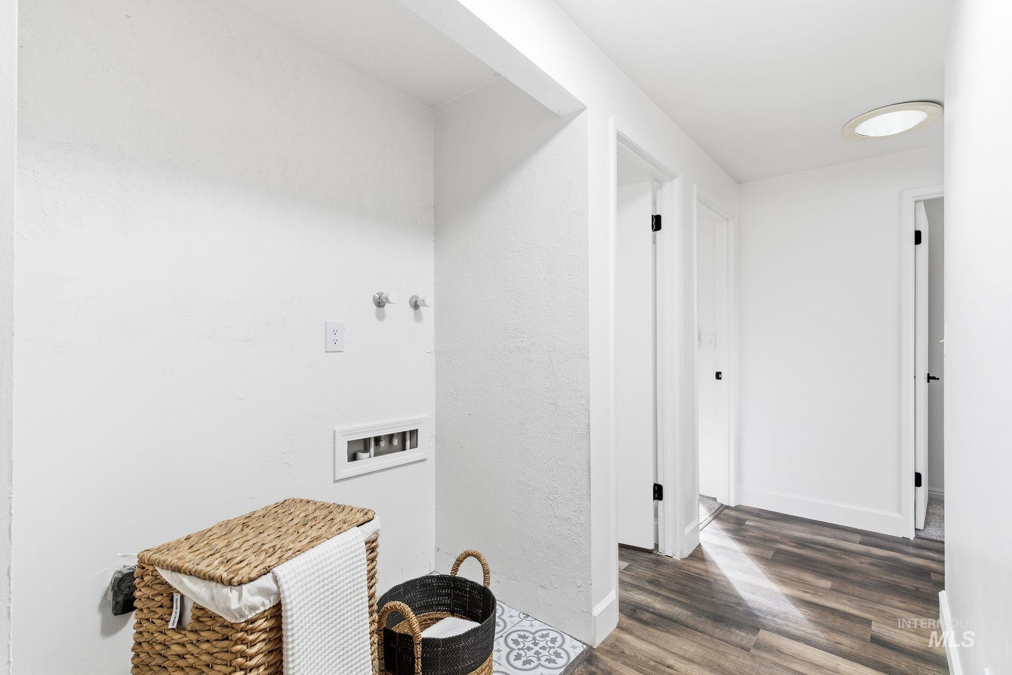 2723 Hillcrest Ln, Caldwell, Idaho 83605, 3 Bedrooms, 2 Bathrooms, Residential For Sale, Price $389,990, 98976029