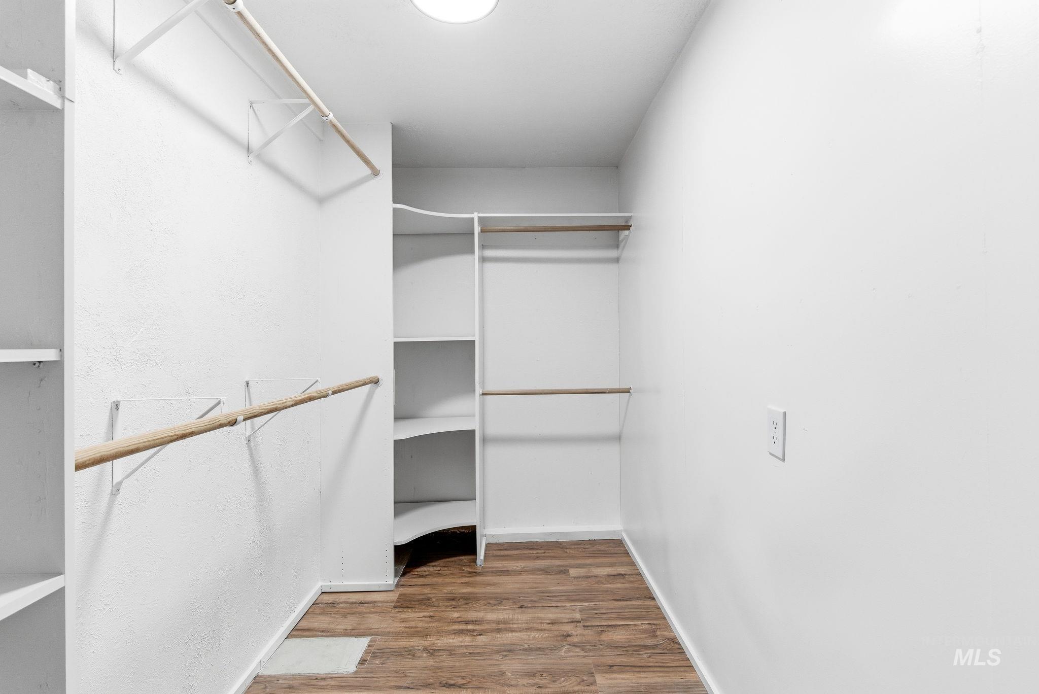 2723 Hillcrest Ln, Caldwell, Idaho 83605, 3 Bedrooms, 2 Bathrooms, Residential For Sale, Price $389,990, 98976029