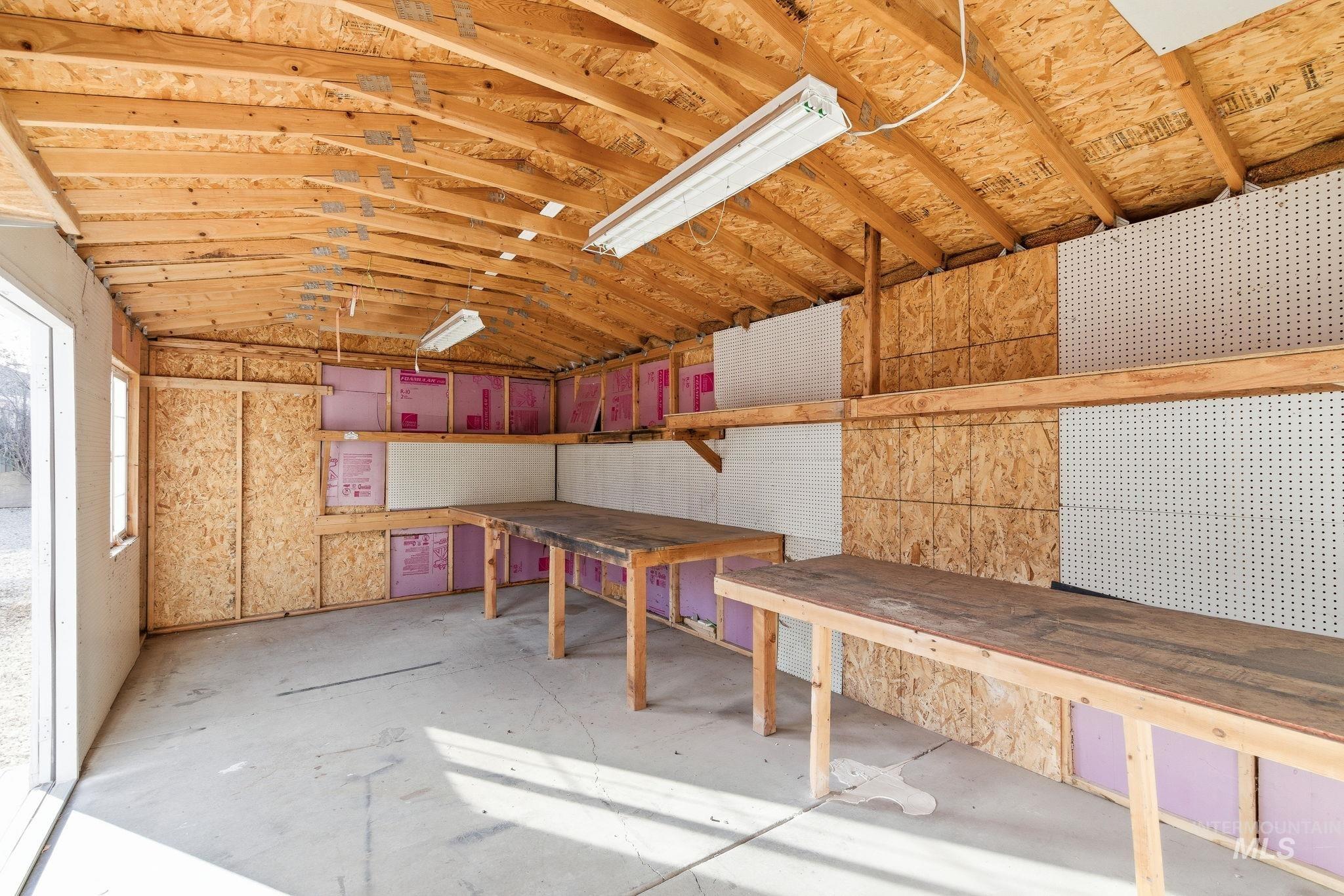 2723 Hillcrest Ln, Caldwell, Idaho 83605, 3 Bedrooms, 2 Bathrooms, Residential For Sale, Price $389,990, 98976029