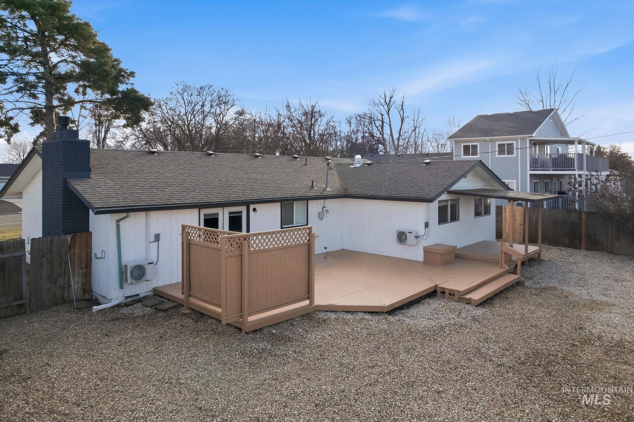 2723 Hillcrest Ln, Caldwell, Idaho 83605, 3 Bedrooms, 2 Bathrooms, Residential For Sale, Price $389,990, 98976029