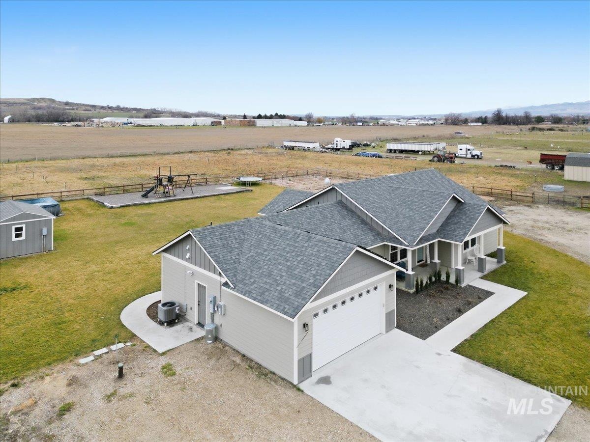 26453 Ustick Rd, Wilder, Idaho 83676, 3 Bedrooms, 2.5 Bathrooms, Residential For Sale, Price $599,000,MLS 98976034