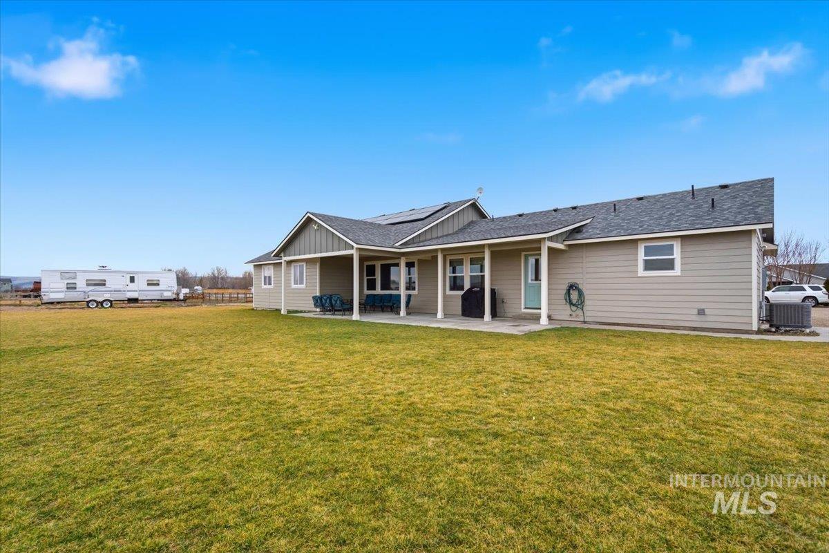 26453 Ustick Rd, Wilder, Idaho 83676, 3 Bedrooms, 2.5 Bathrooms, Residential For Sale, Price $599,000,MLS 98976034