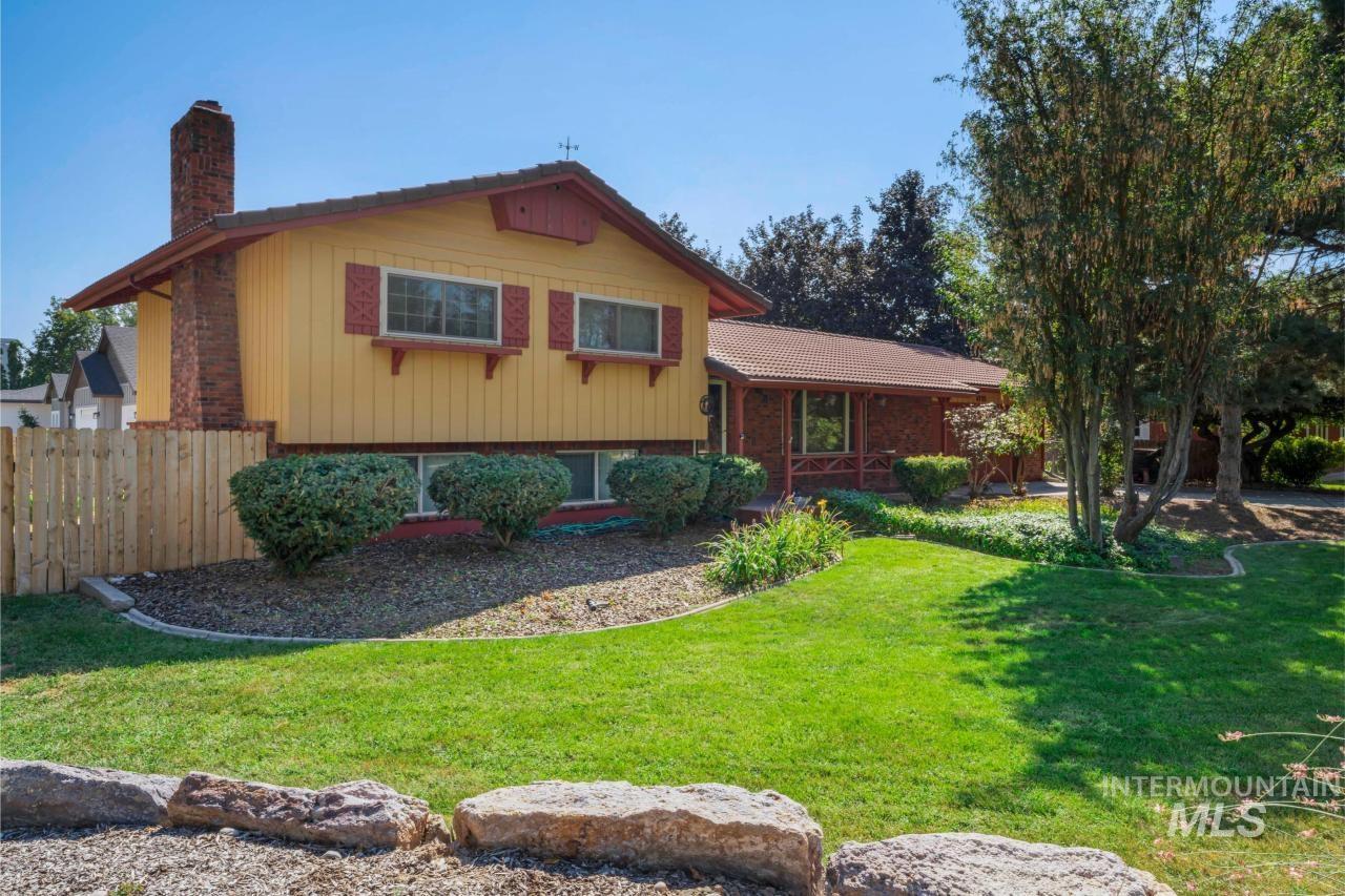 8725 W Shellie Lane, Boise, Idaho 83704, 4 Bedrooms, 2 Bathrooms, Residential For Sale, Price $400,000, 98976035