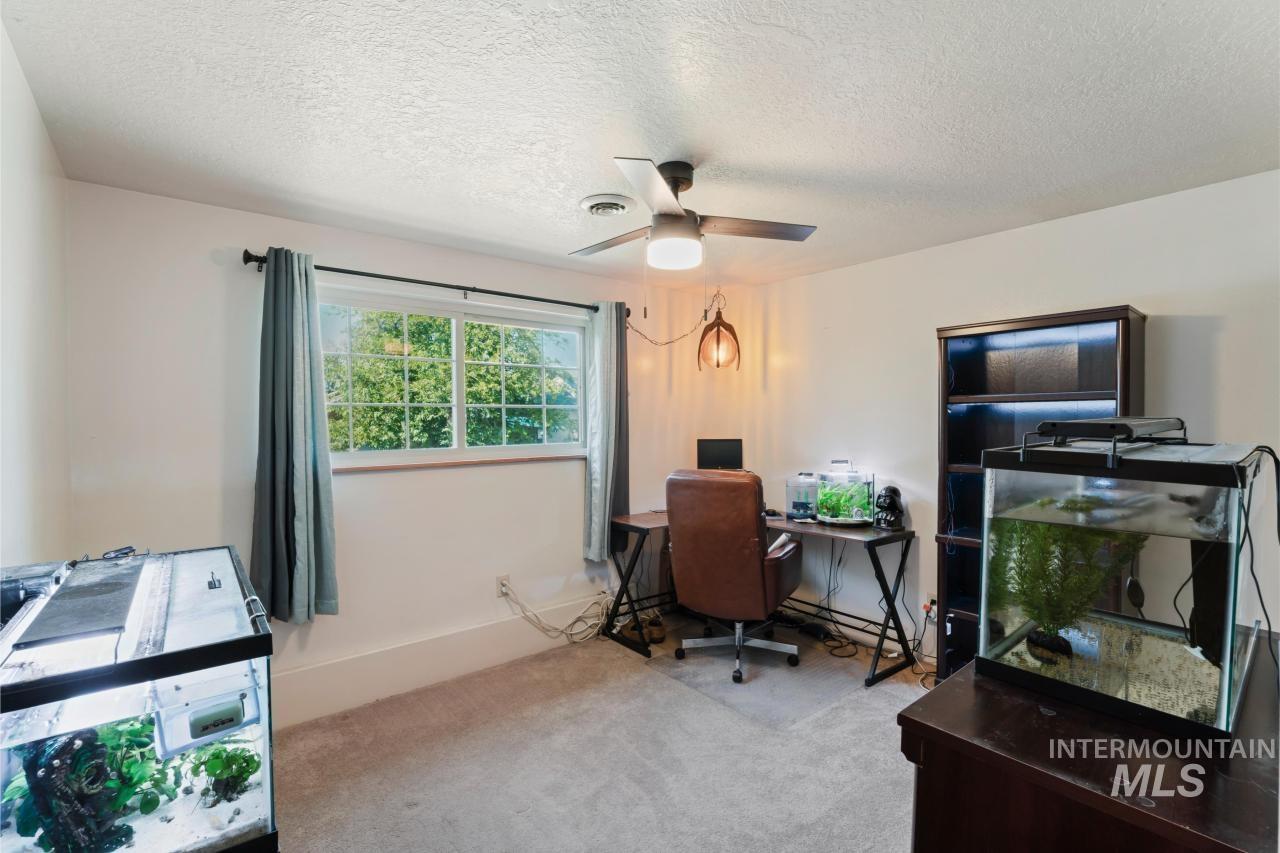 8725 W Shellie Lane, Boise, Idaho 83704, 4 Bedrooms, 2 Bathrooms, Residential For Sale, Price $400,000, 98976035