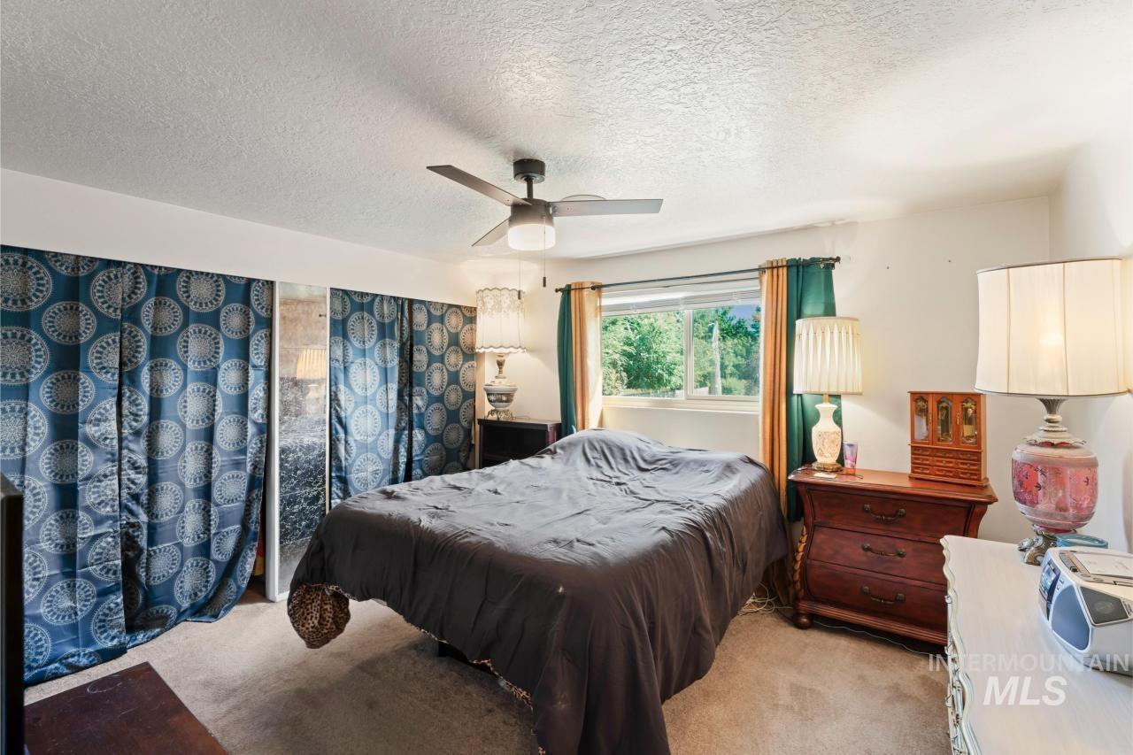 8725 W Shellie Lane, Boise, Idaho 83704, 4 Bedrooms, 2 Bathrooms, Residential For Sale, Price $400,000, 98976035