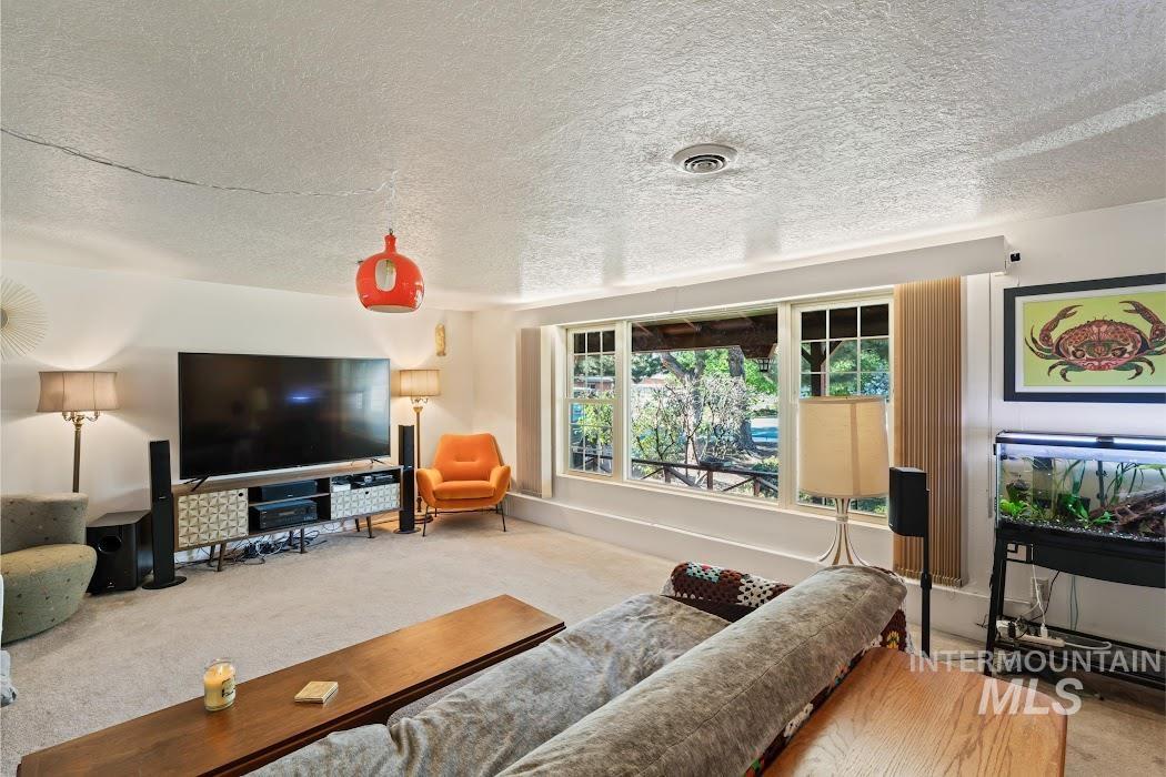 8725 W Shellie Lane, Boise, Idaho 83704, 4 Bedrooms, 2 Bathrooms, Residential For Sale, Price $400,000, 98976035