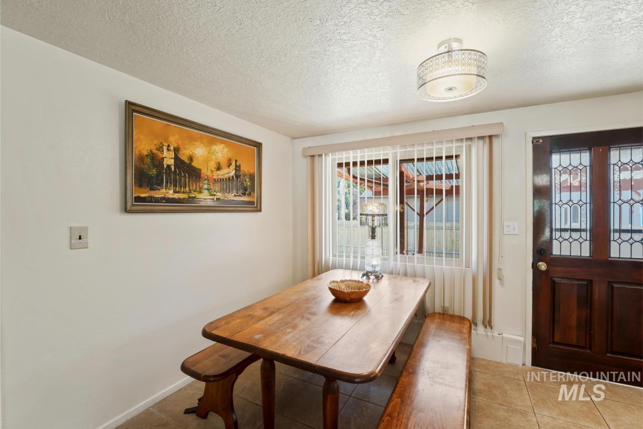 8725 W Shellie Lane, Boise, Idaho 83704, 4 Bedrooms, 2 Bathrooms, Residential For Sale, Price $400,000, 98976035