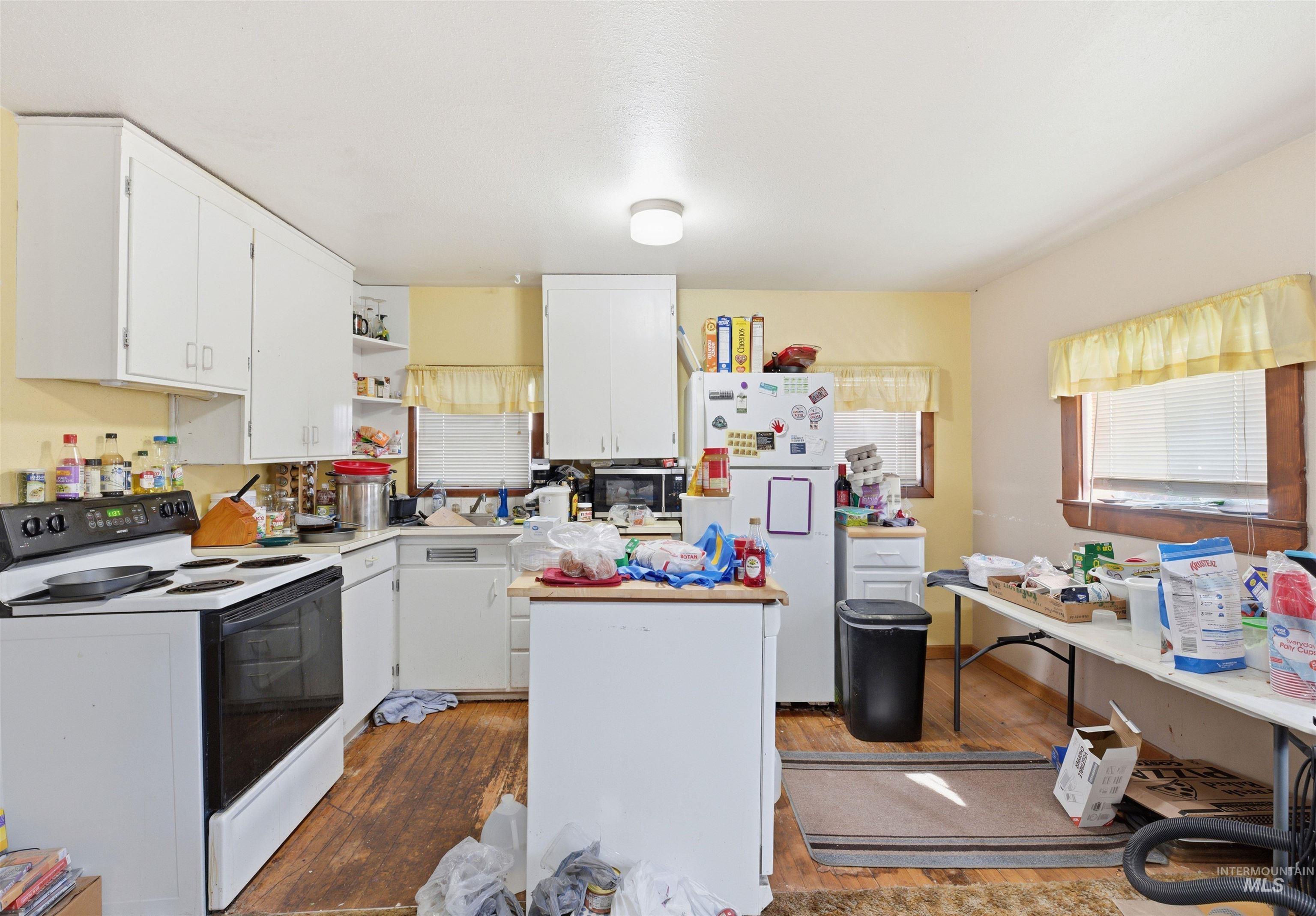 248 N Asbury, Moscow, Idaho 83843, 2 Bedrooms, 1 Bathroom, Residential Income For Sale, Price $600,000, 98976037