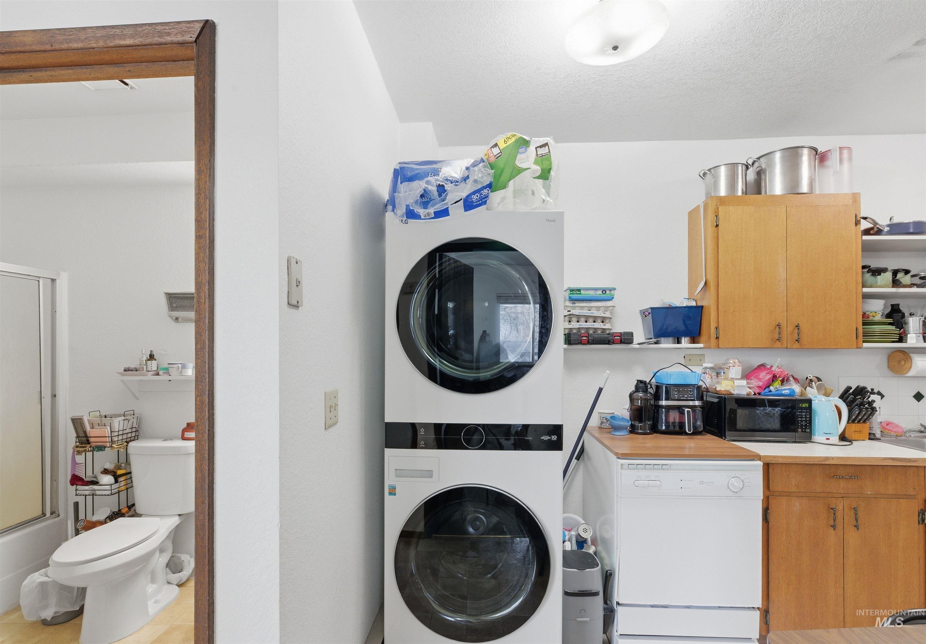 248 N Asbury, Moscow, Idaho 83843, 2 Bedrooms, 1 Bathroom, Residential Income For Sale, Price $600,000, 98976037