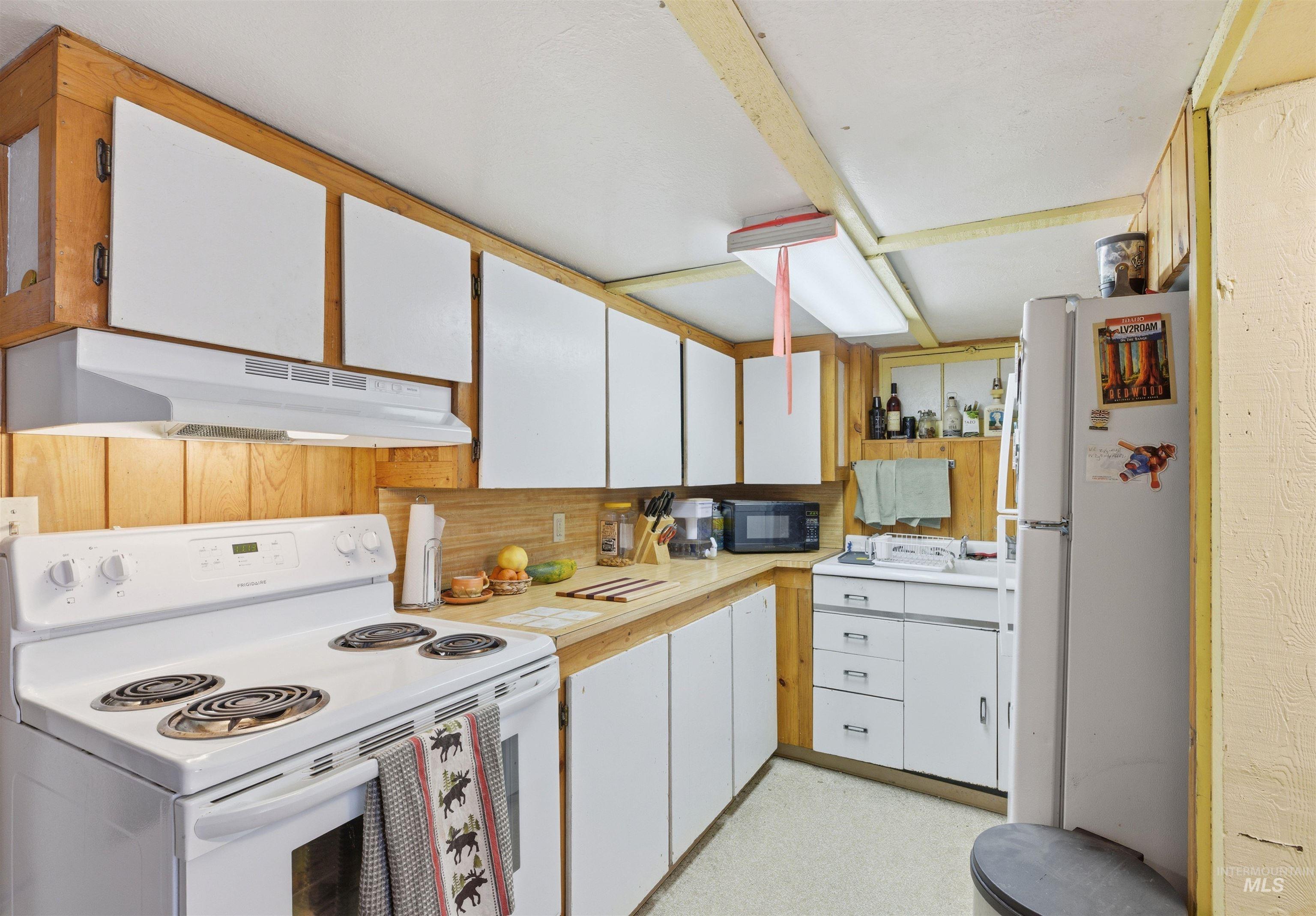 248 N Asbury, Moscow, Idaho 83843, 2 Bedrooms, 1 Bathroom, Residential Income For Sale, Price $600,000, 98976037